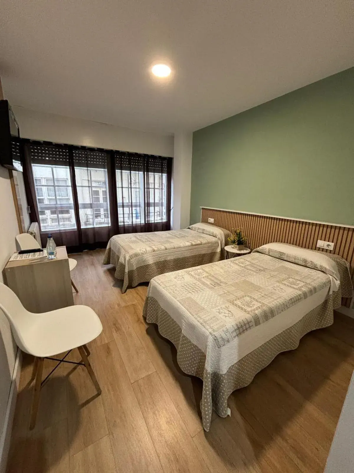 Large Twin Room in Hostal La Frontera Large Twin Room in Hostal La Frontera