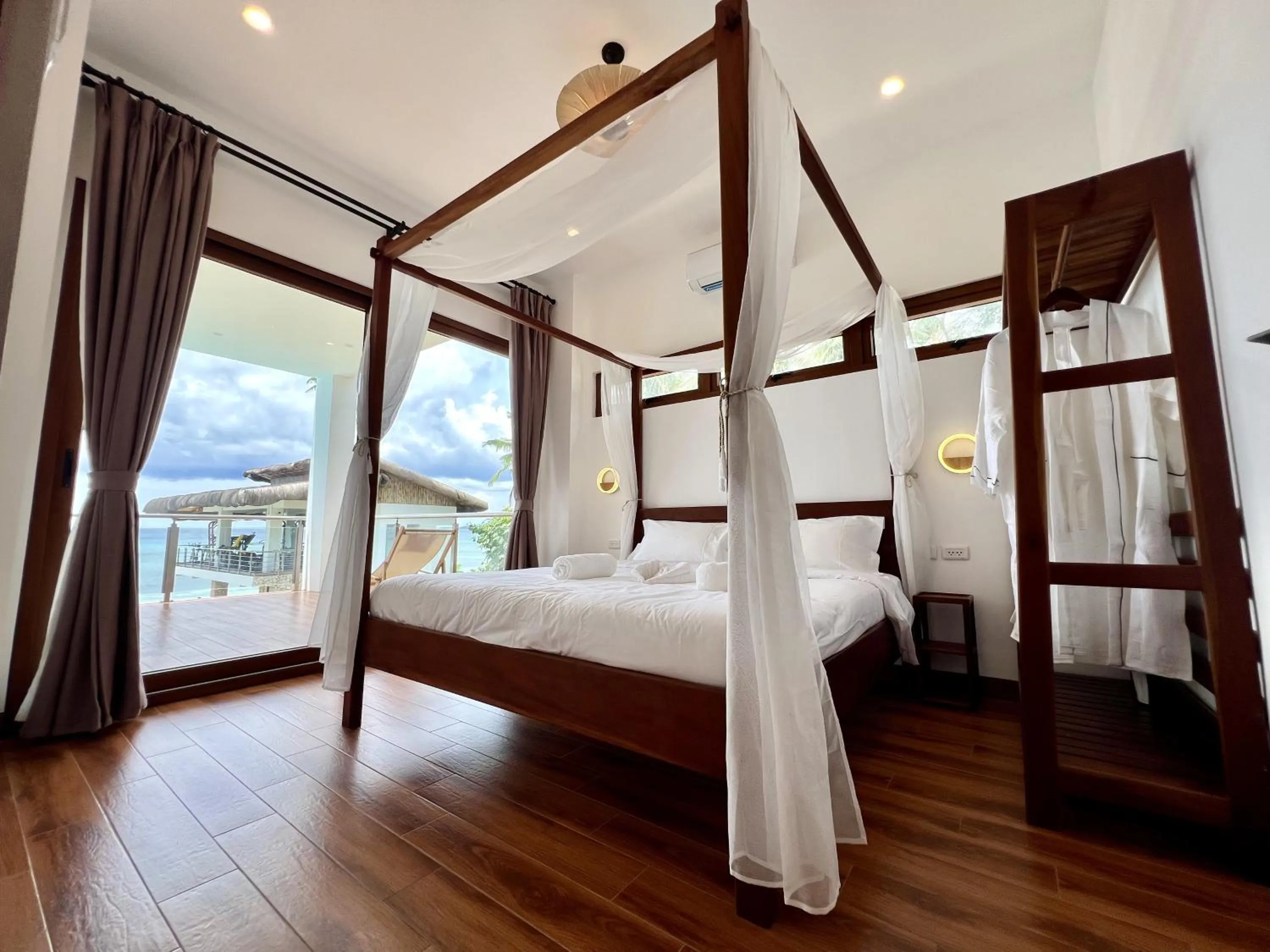 Bed in Resort Deja Vu