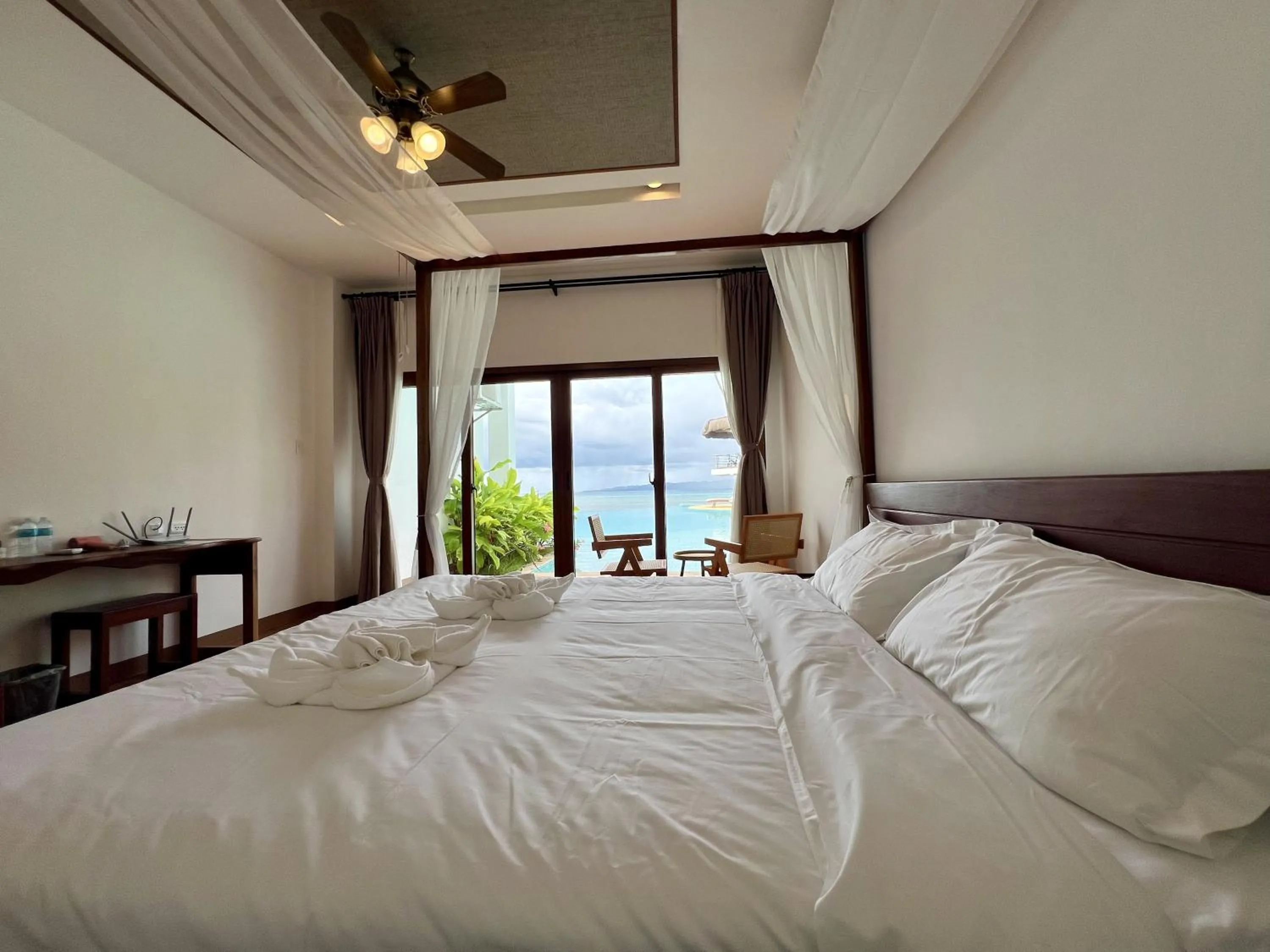 Bed in Resort Deja Vu