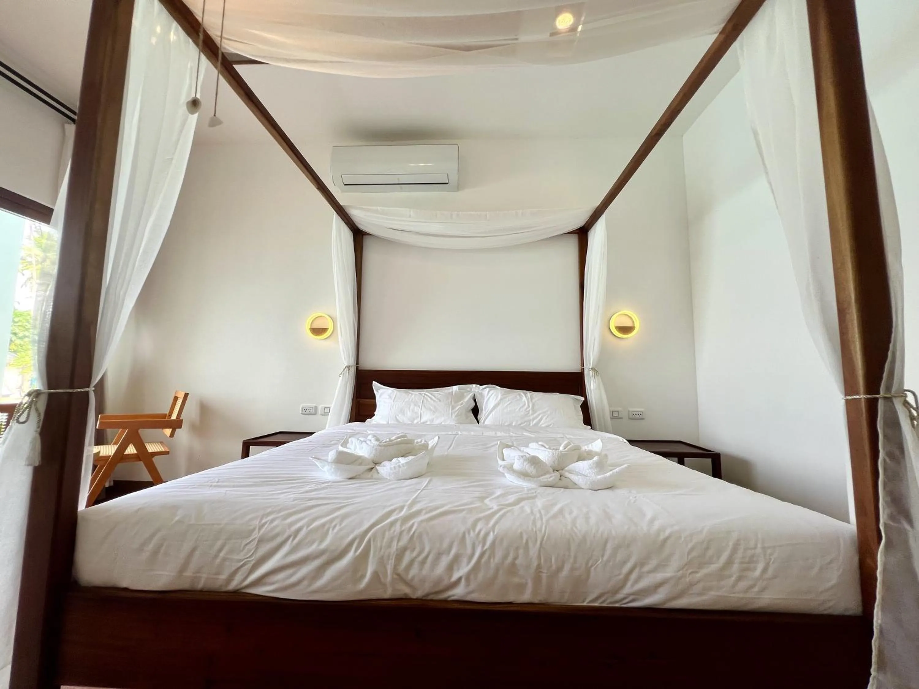 Bed in Resort Deja Vu