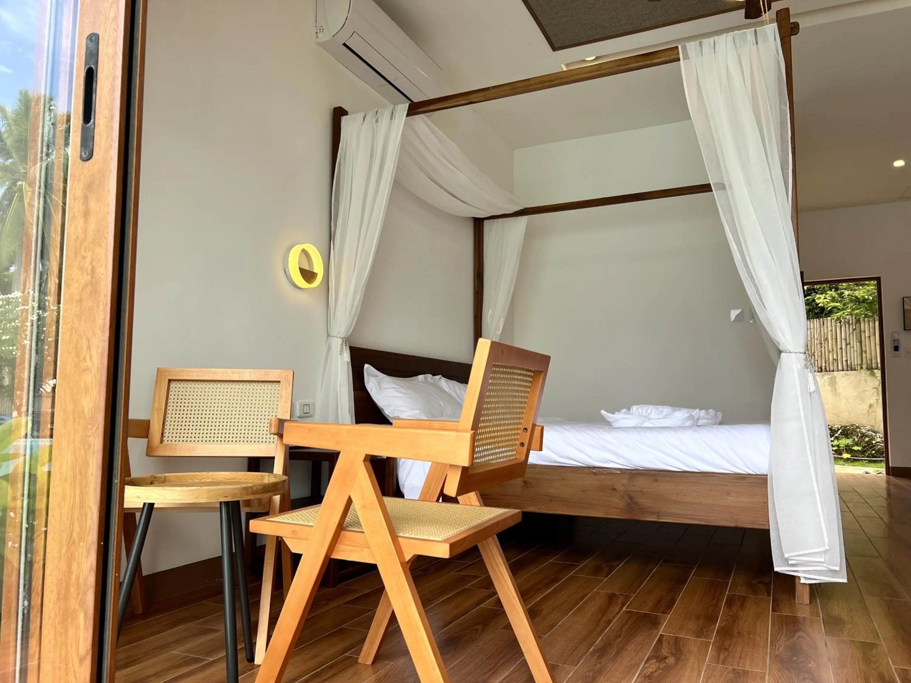 Bed in Resort Deja Vu