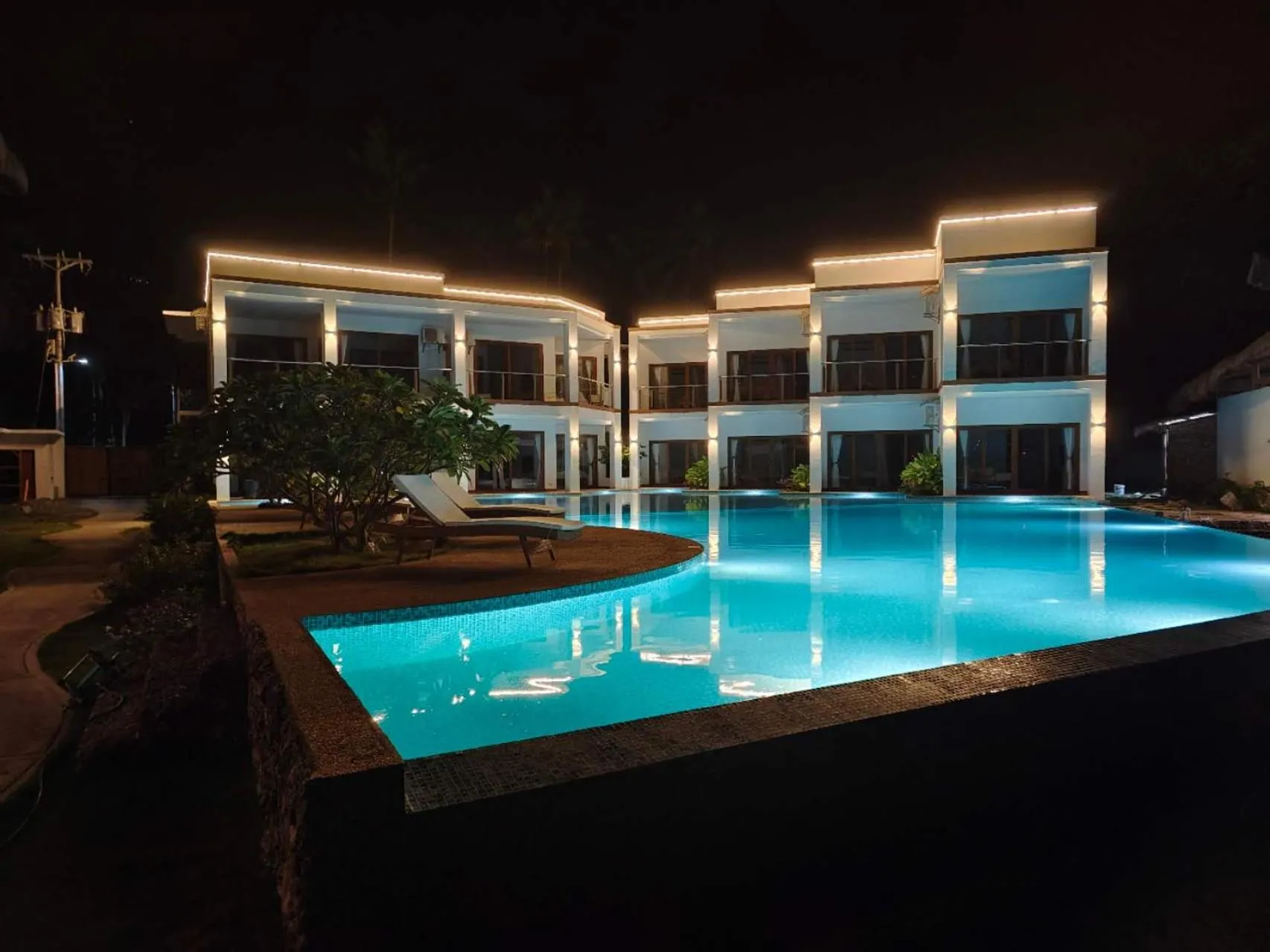 Night in Resort Deja Vu