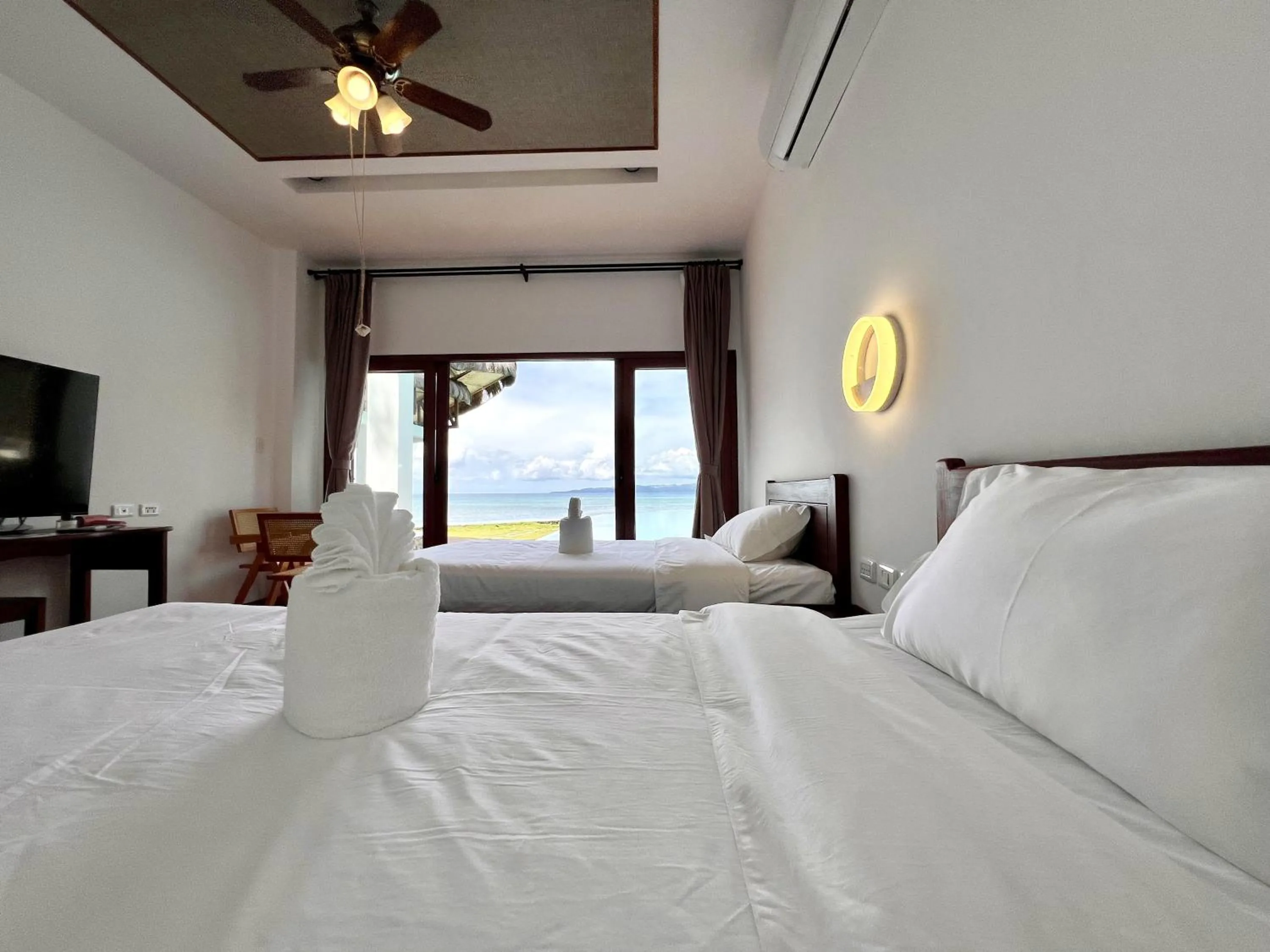 Bed in Resort Deja Vu