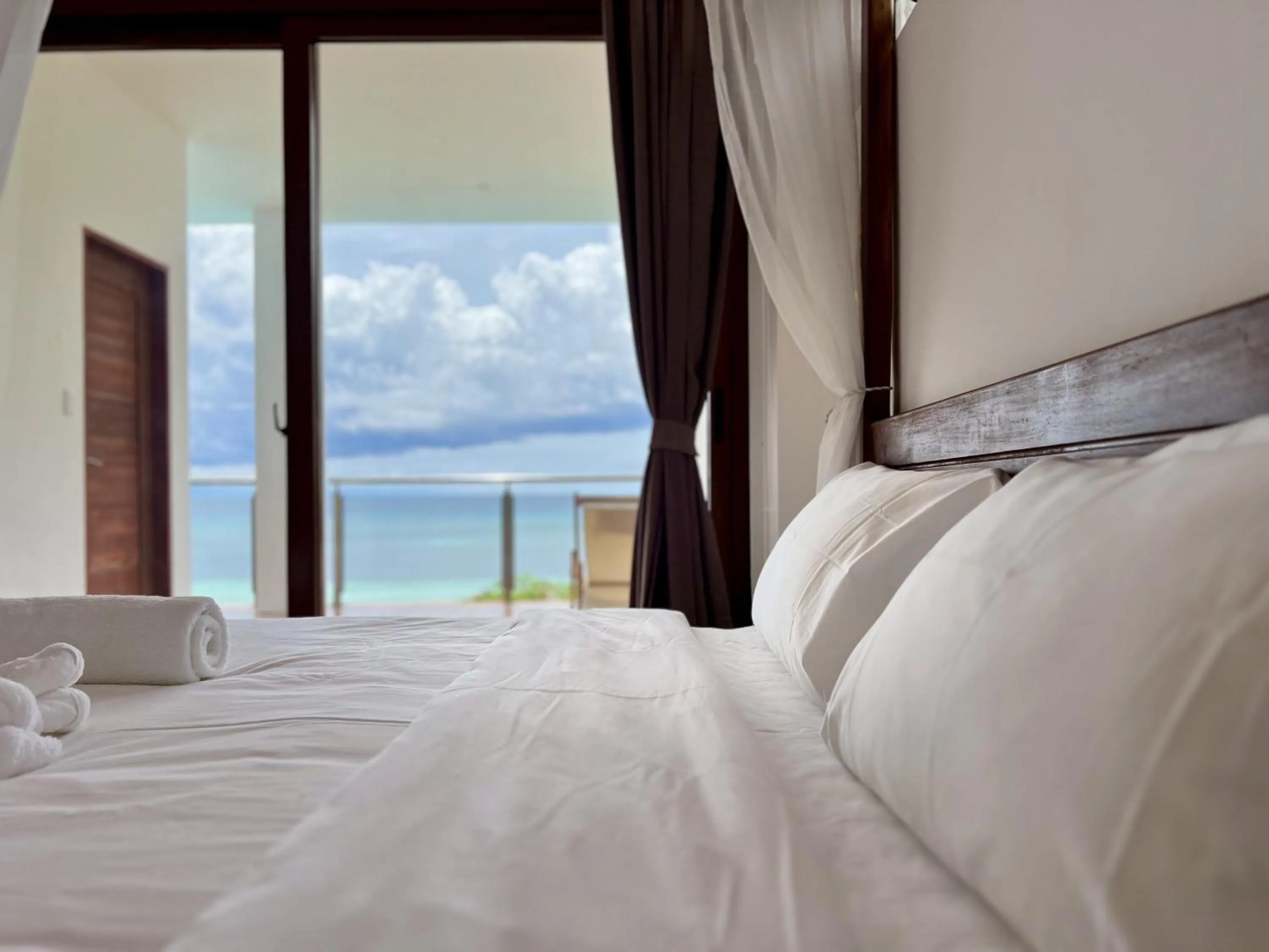 Bed in Resort Deja Vu