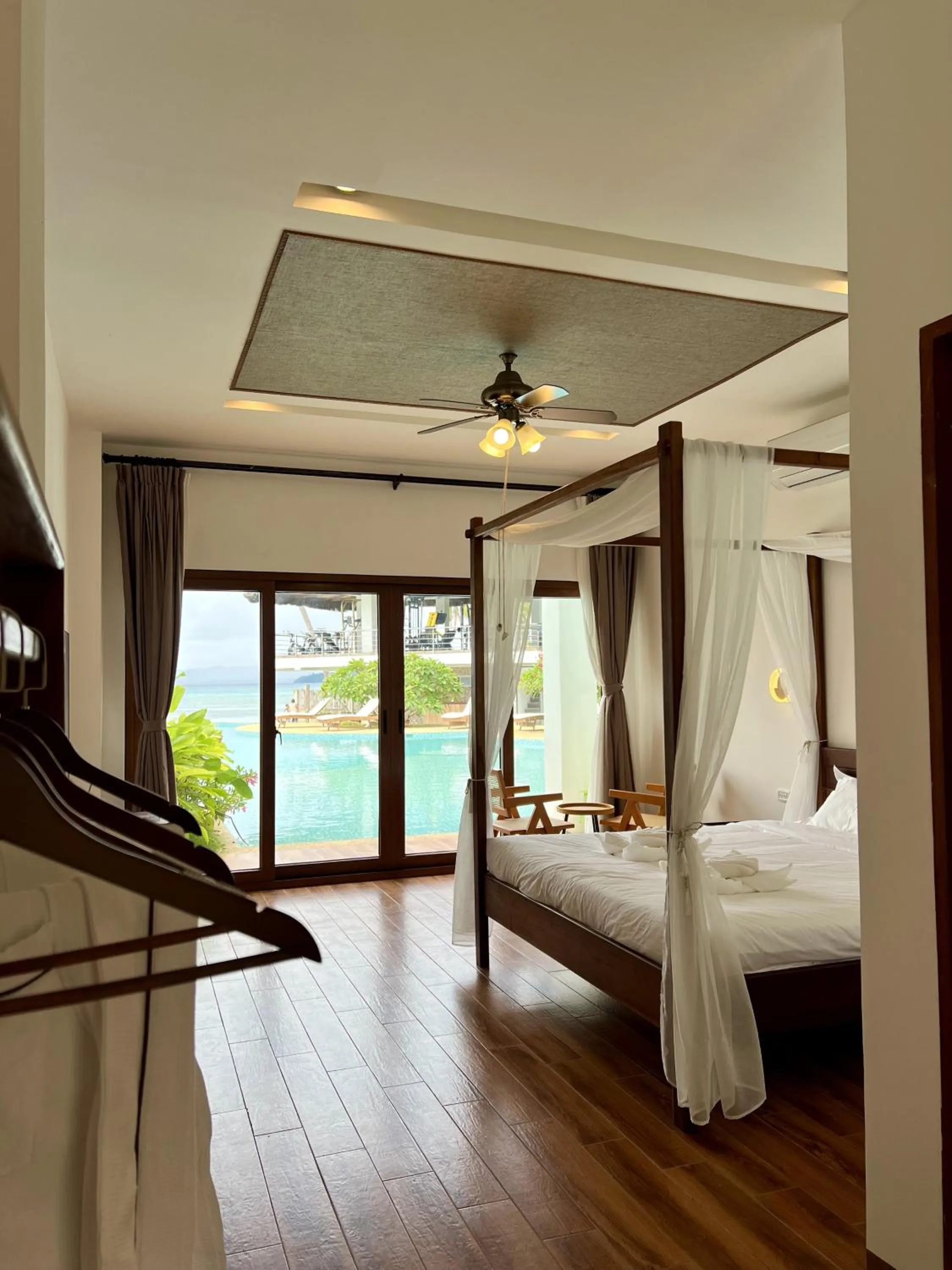 Bed in Resort Deja Vu