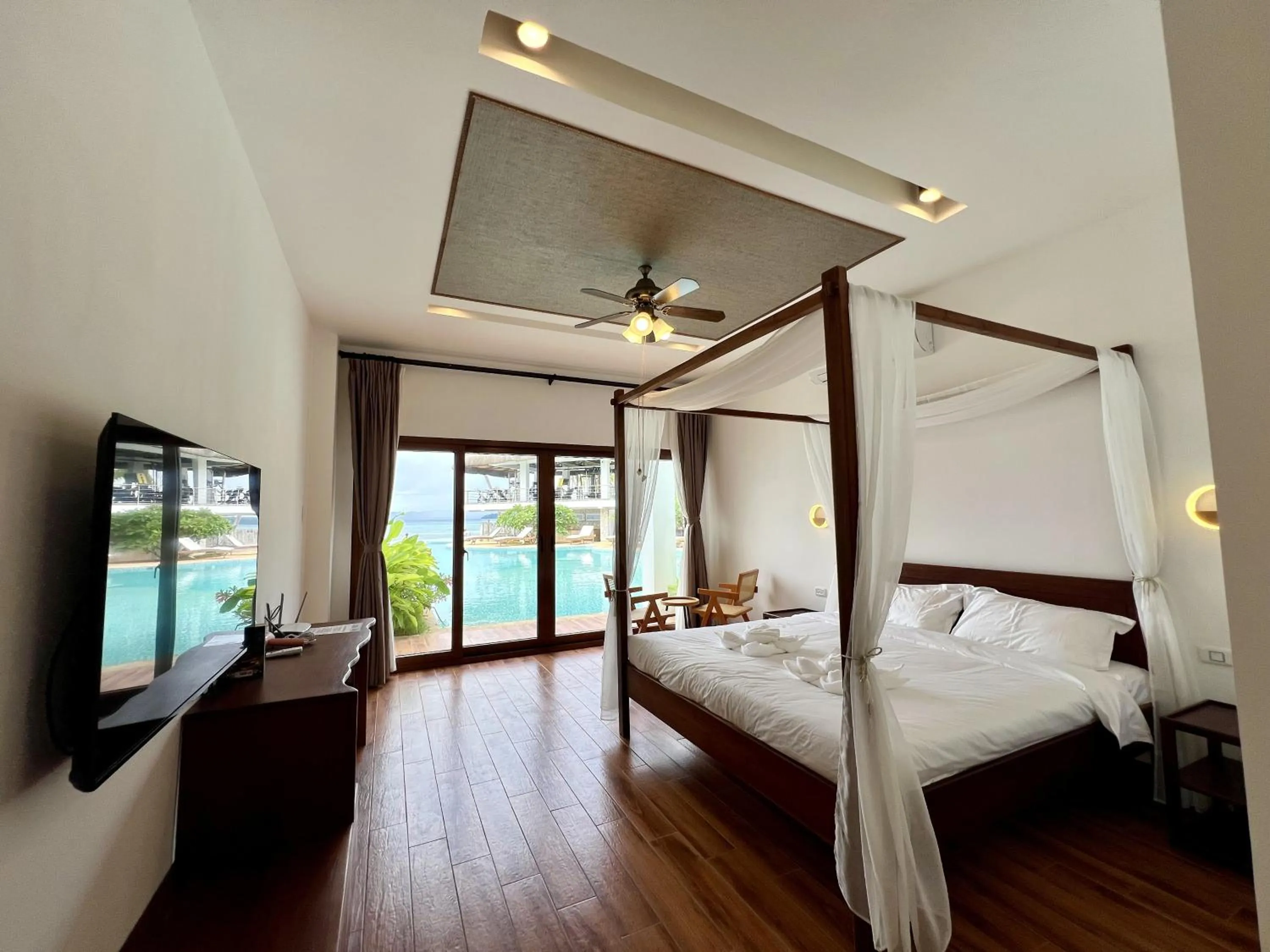 TV and multimedia, Bed in Resort Deja Vu