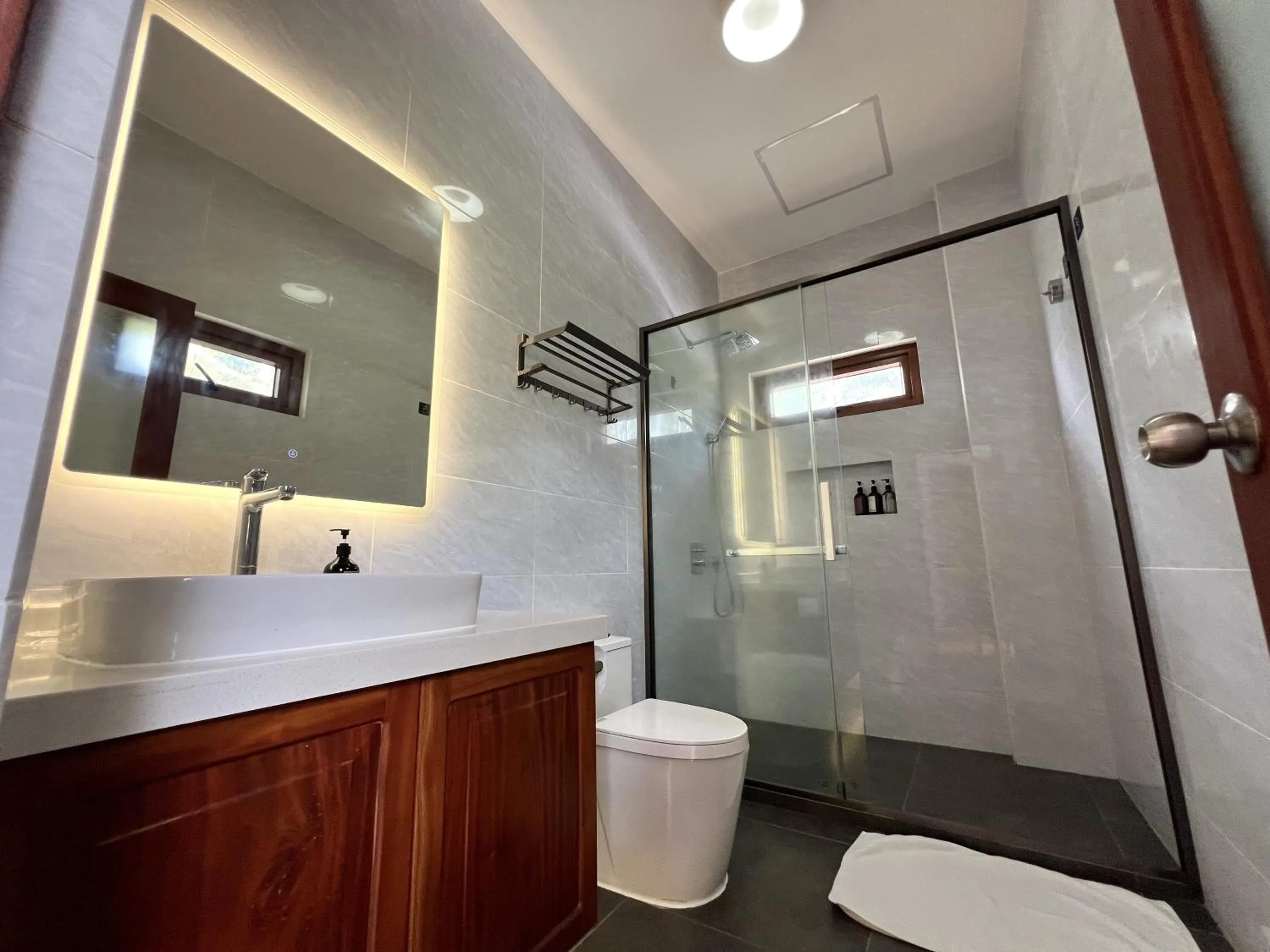 Shower in Resort Deja Vu