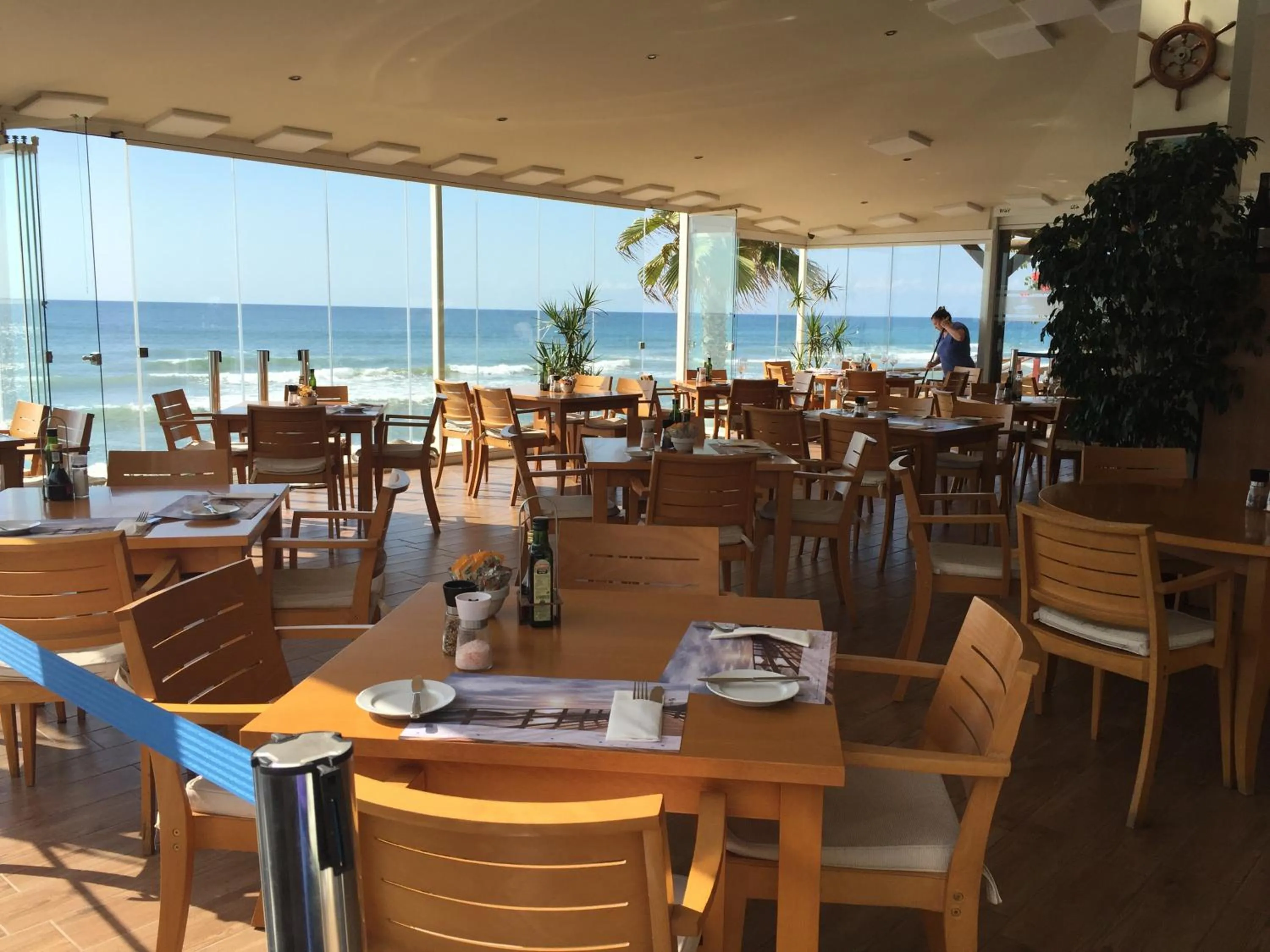 Restaurant/places to eat in Mi Capricho, Luxury Apartment