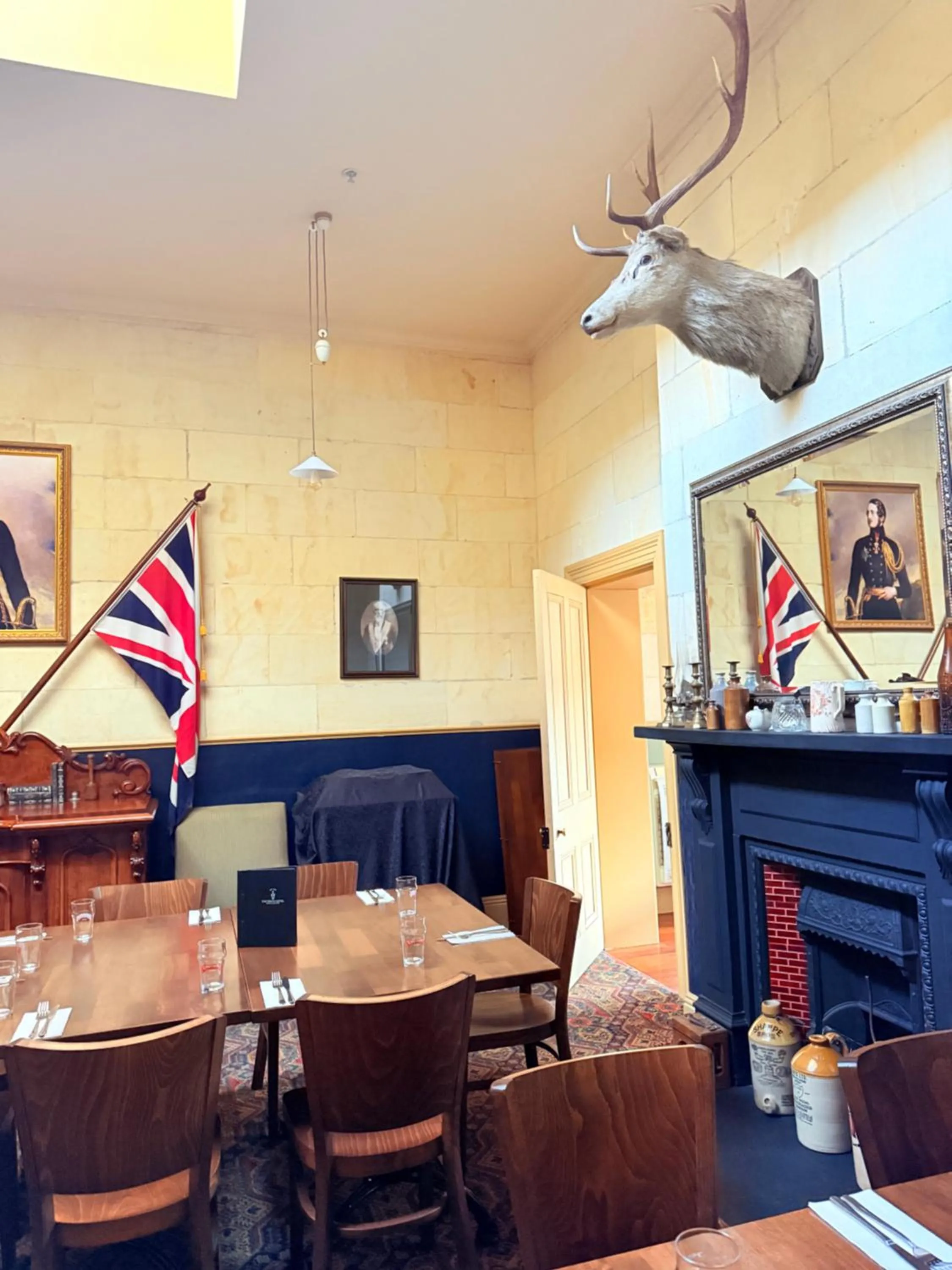 Restaurant/places to eat in Criterion Boutique Hotel