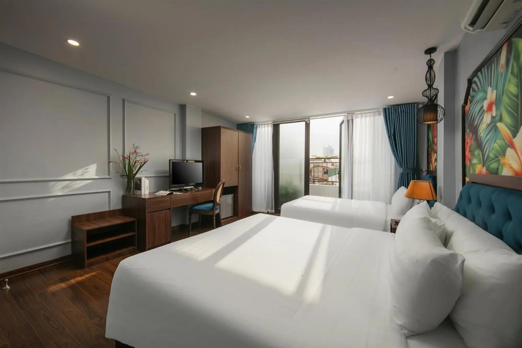 Photo of the whole room in Elegance Premium Hotel