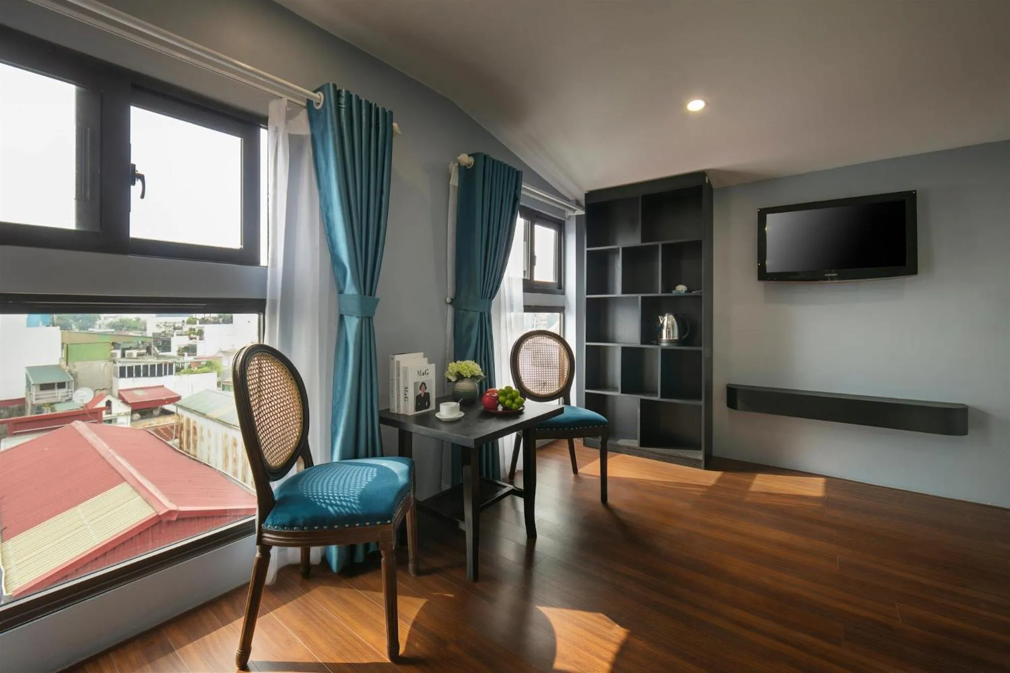 Seating area in Elegance Premium Hotel