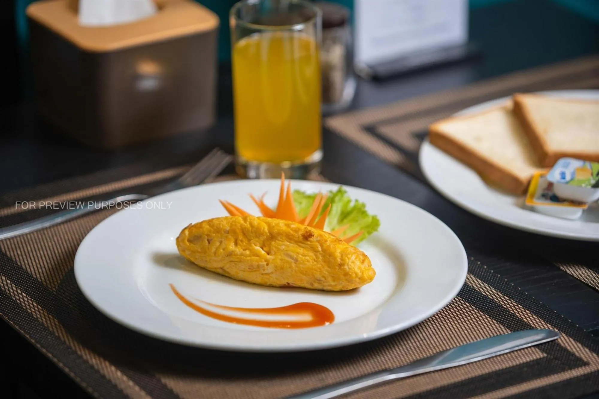 Food in Elegance Premium Hotel