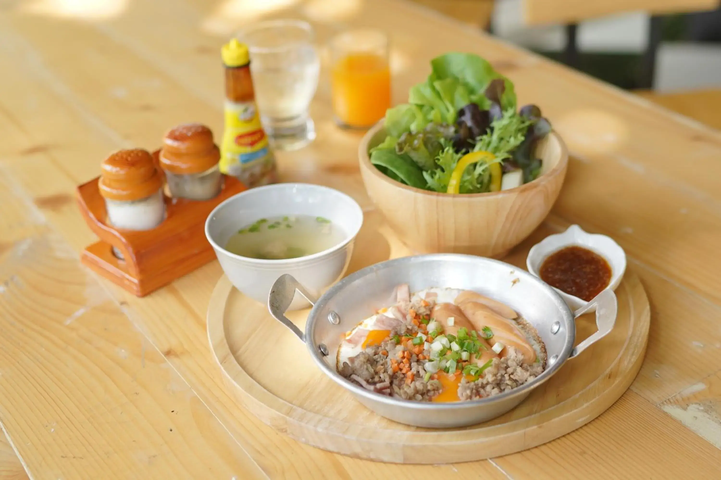 Restaurant/places to eat in River Kwai Kiri Resort Restaurant/places to eat in River Kwai Kiri Resort