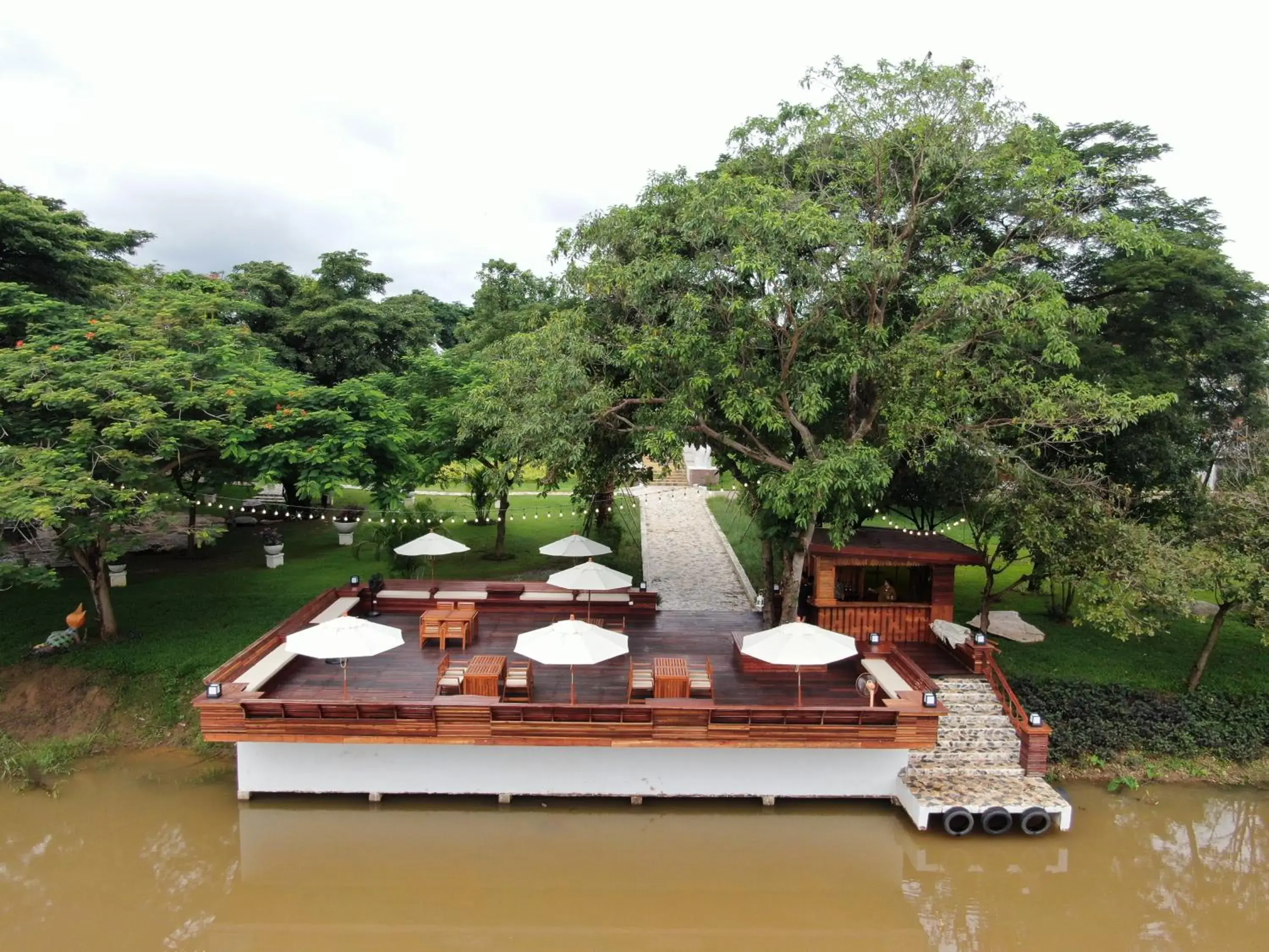 Restaurant/places to eat in River Kwai Kiri Resort Restaurant/places to eat in River Kwai Kiri Resort