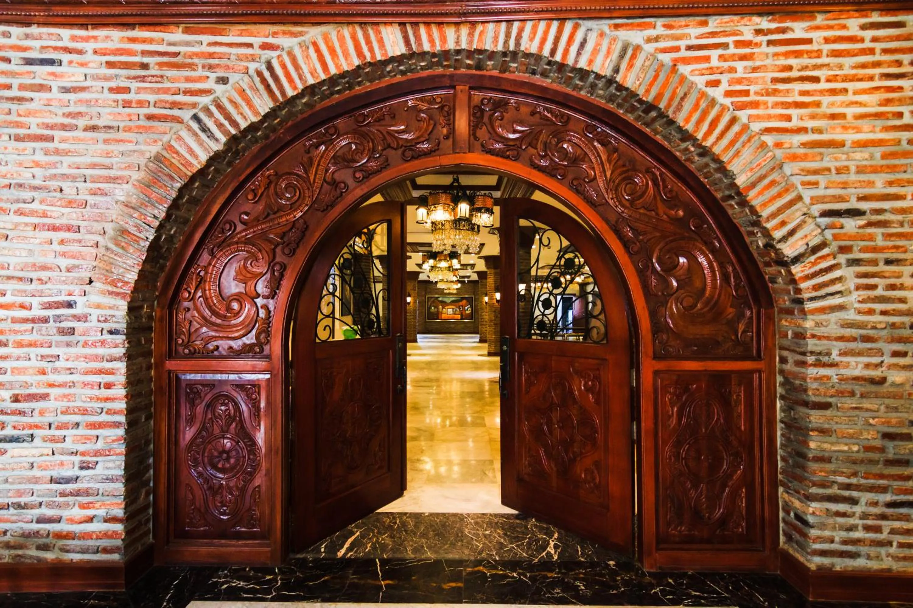 Facade/entrance in Hotel Luna Annex