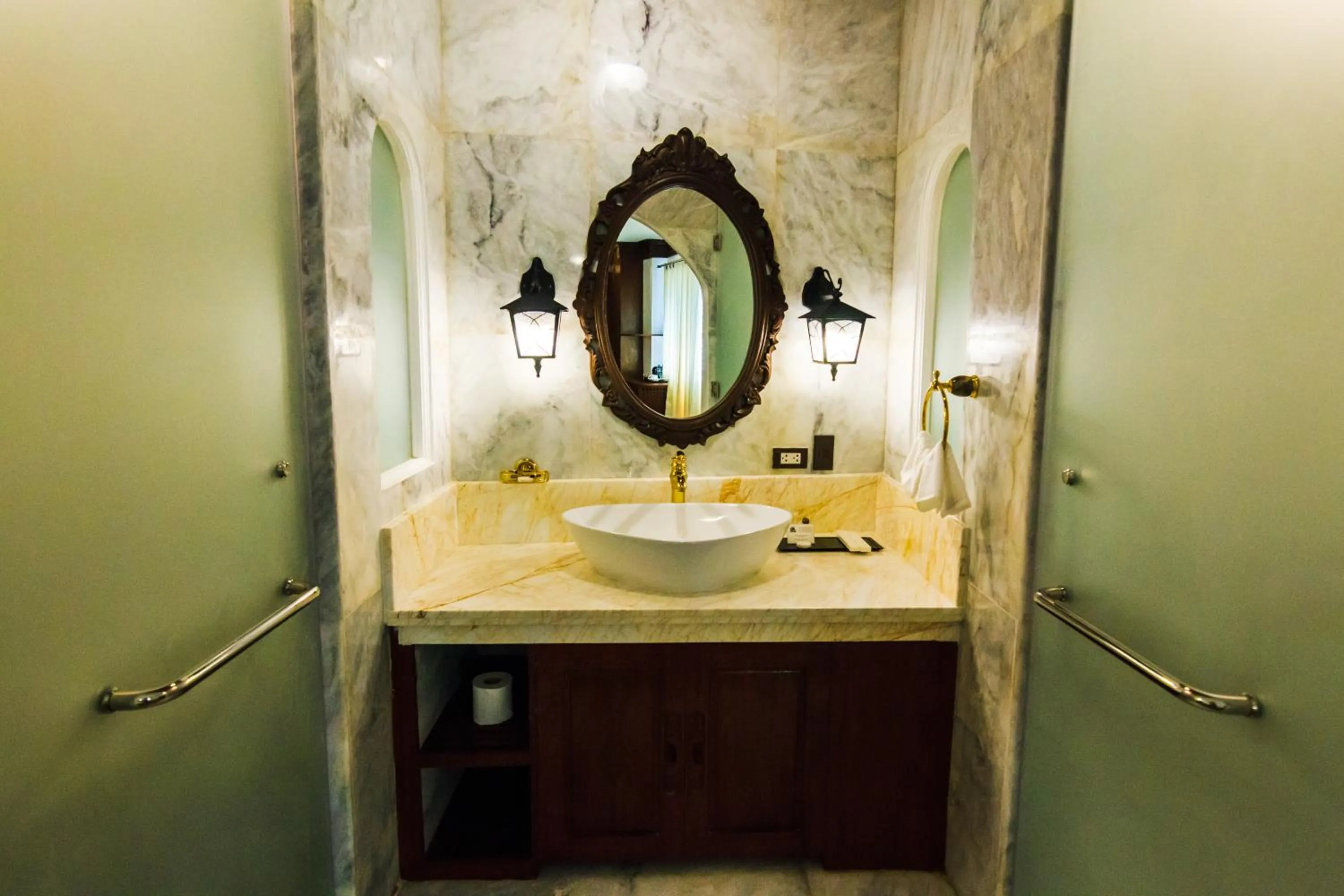 Bathroom in Hotel Luna Annex