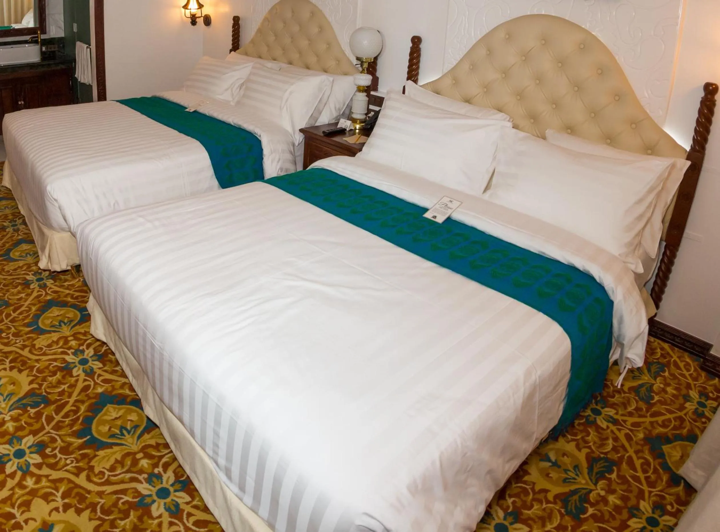 Bedroom, Bed in Hotel Luna Annex