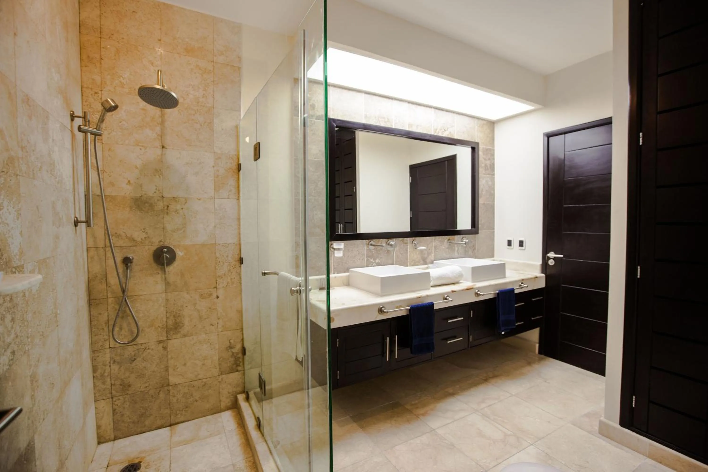 El Faro 304 CORAL 3 Bdr Penthouse