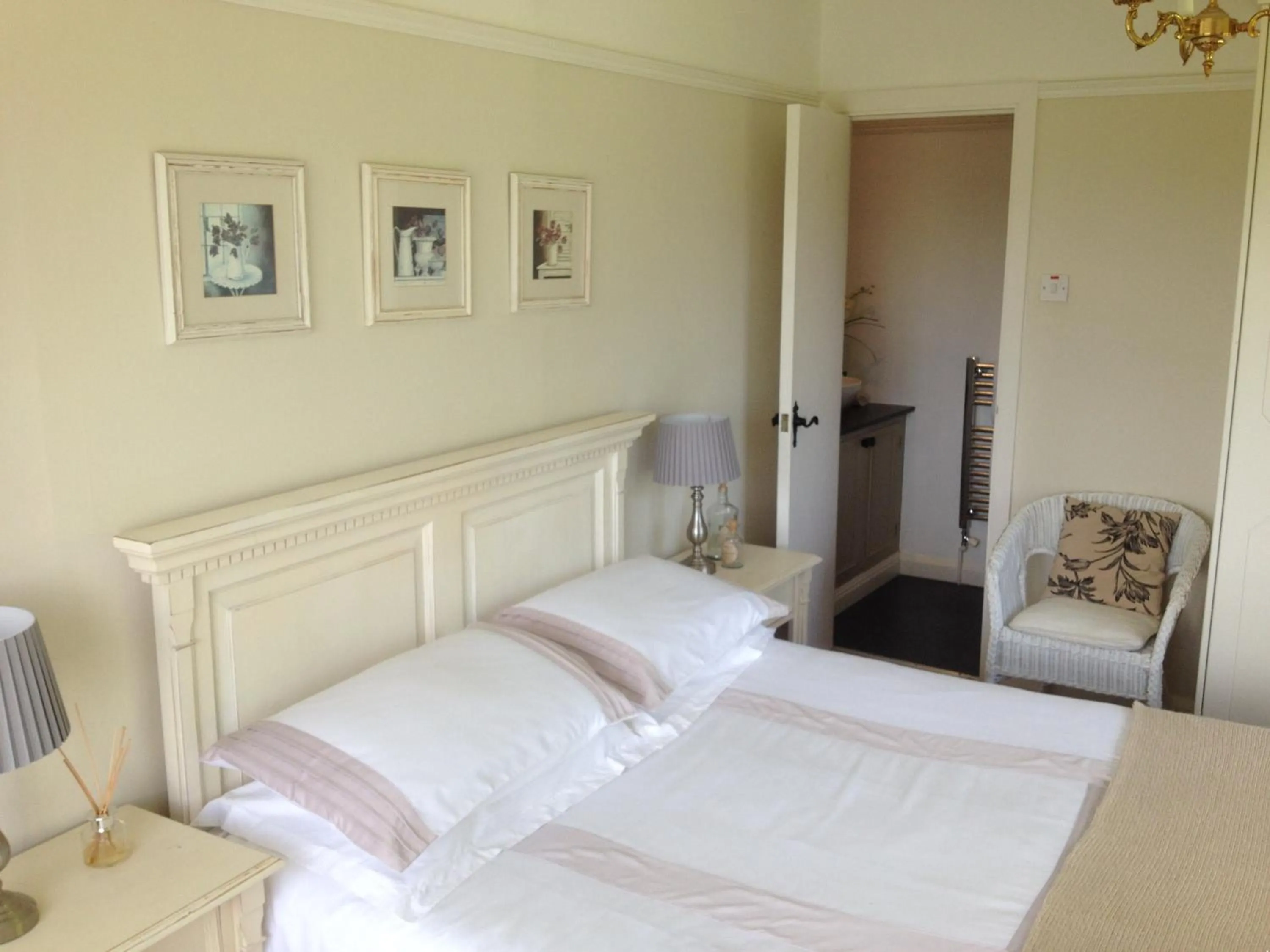 Bedroom in High Grassings Country House