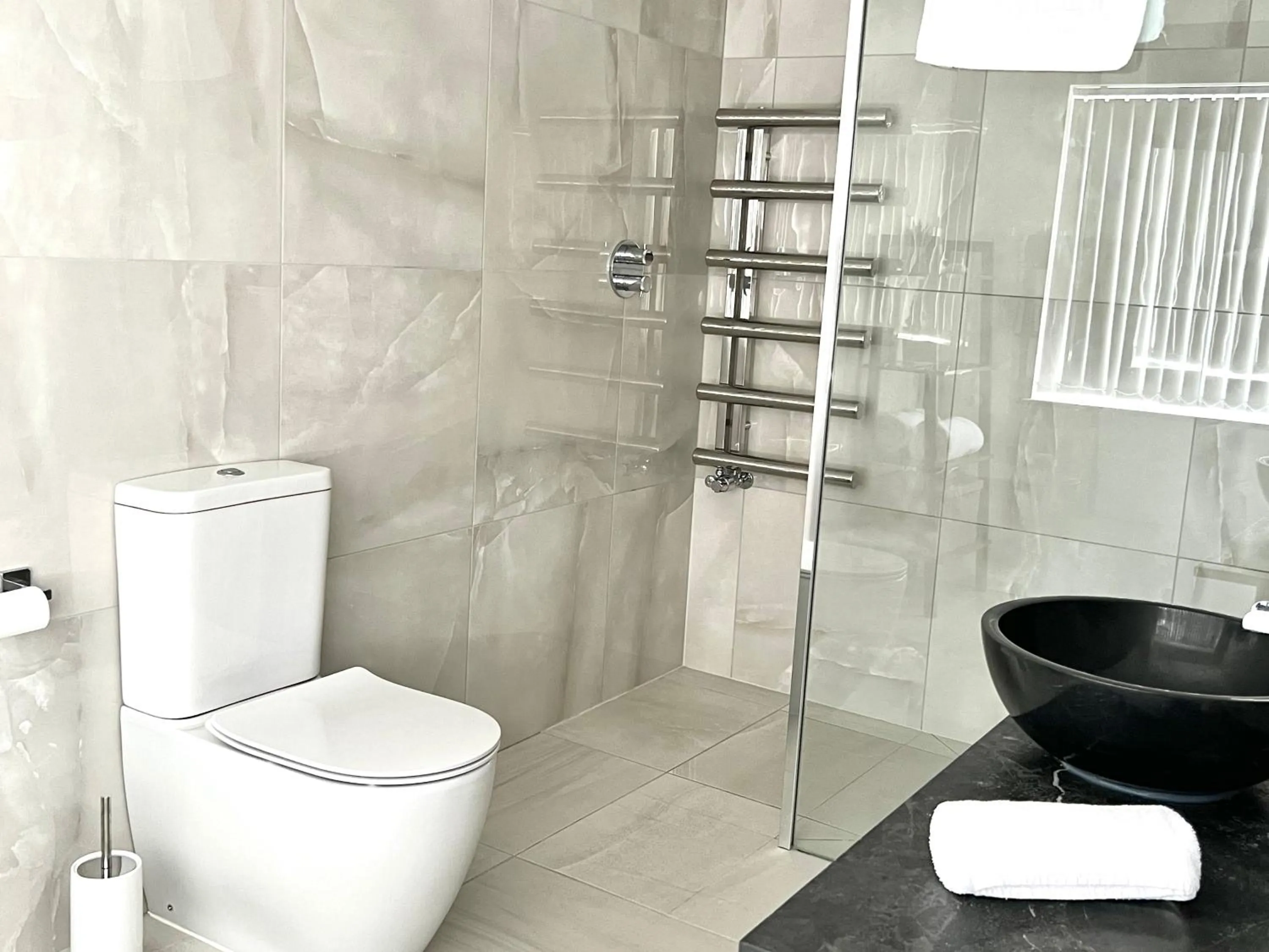 Bathroom in High Grassings Country House