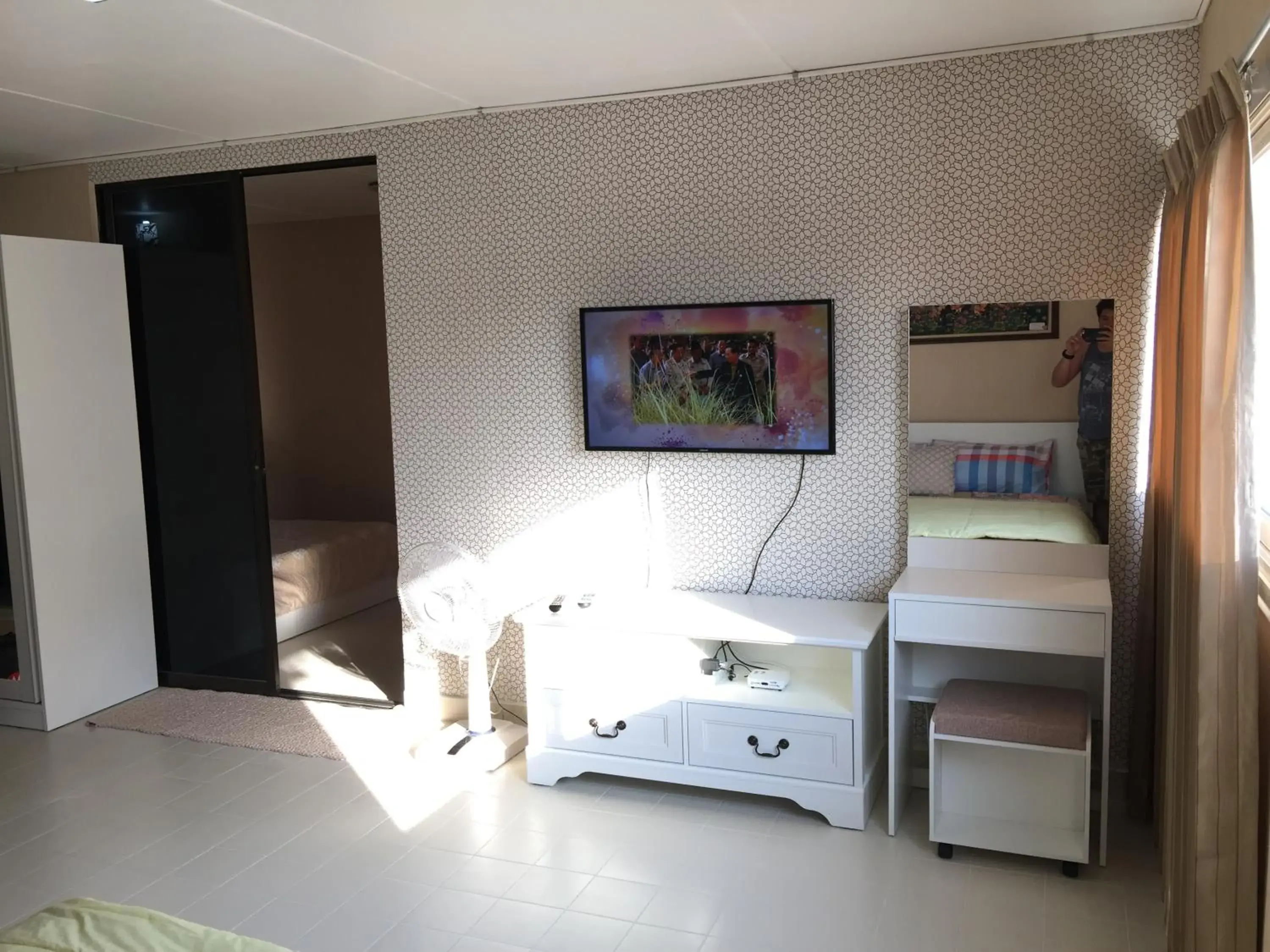 TV and multimedia, Bed in Muangthongthani Rental/Khun Dan TV and multimedia, Bed in Muangthongthani Rental/Khun Dan