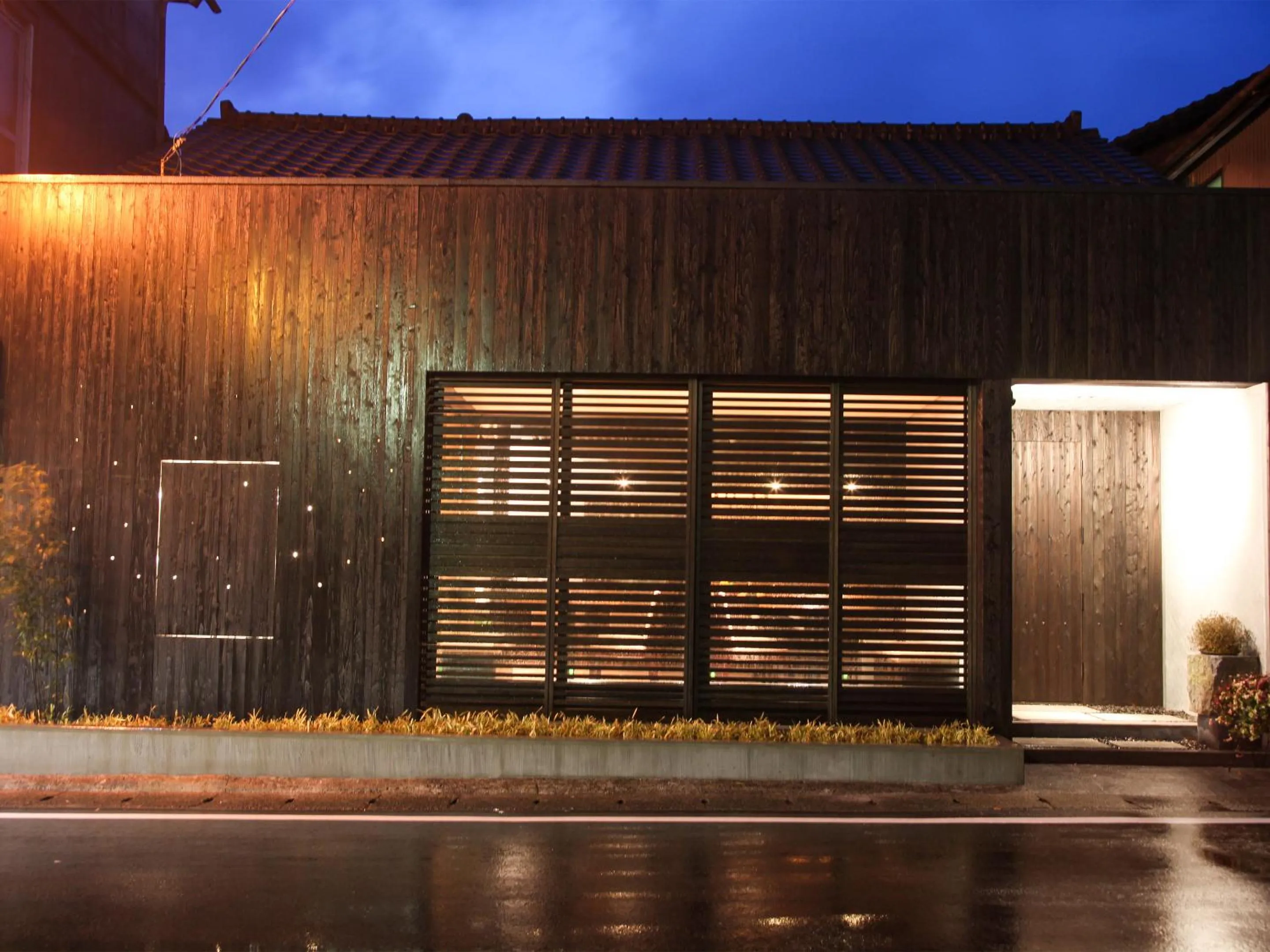 Property building in AsoTsuruya