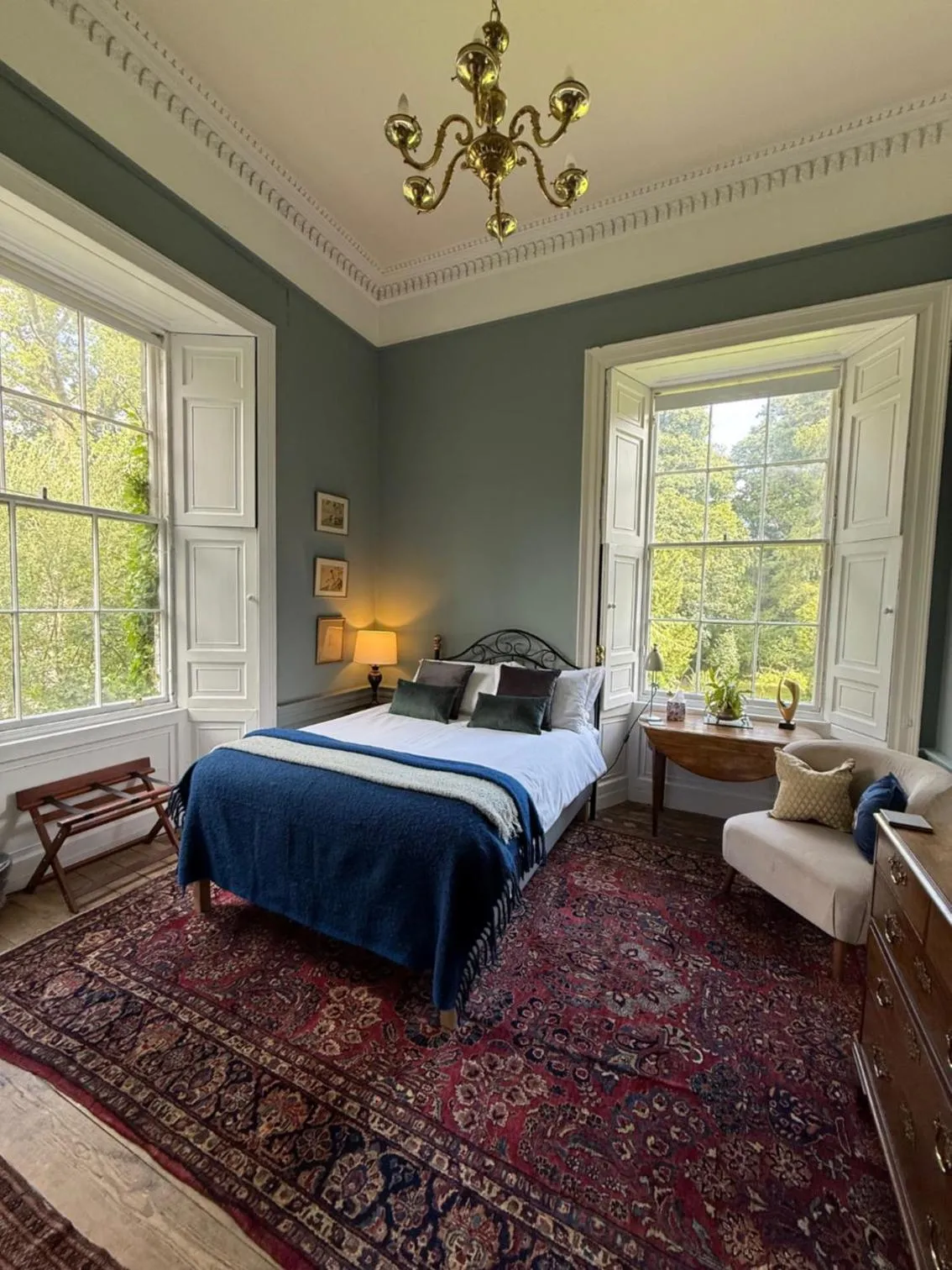 Seating area, Bed in Limefield Mansion House