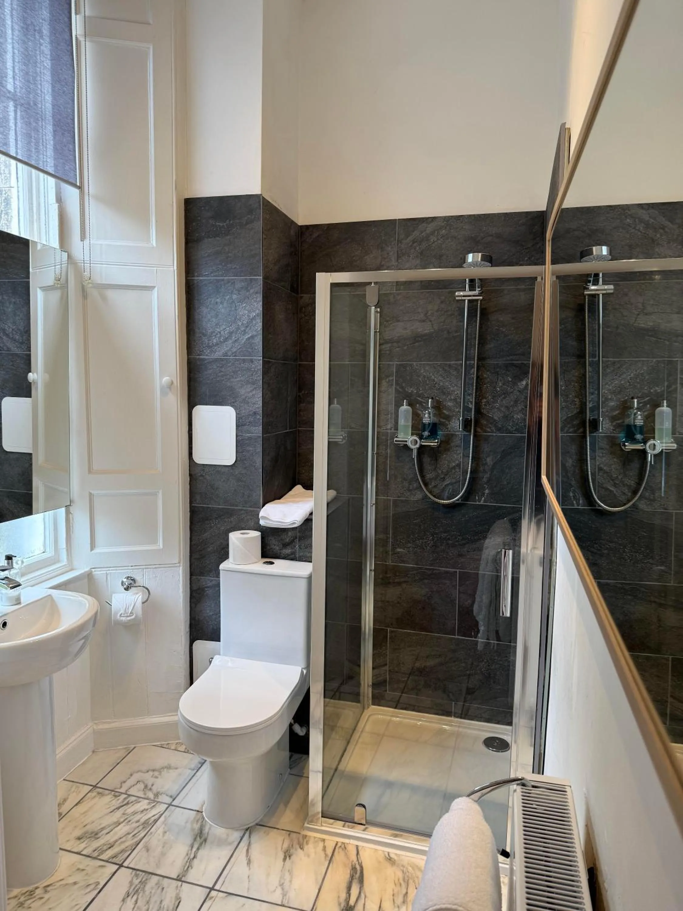 Bathroom in Limefield Mansion House