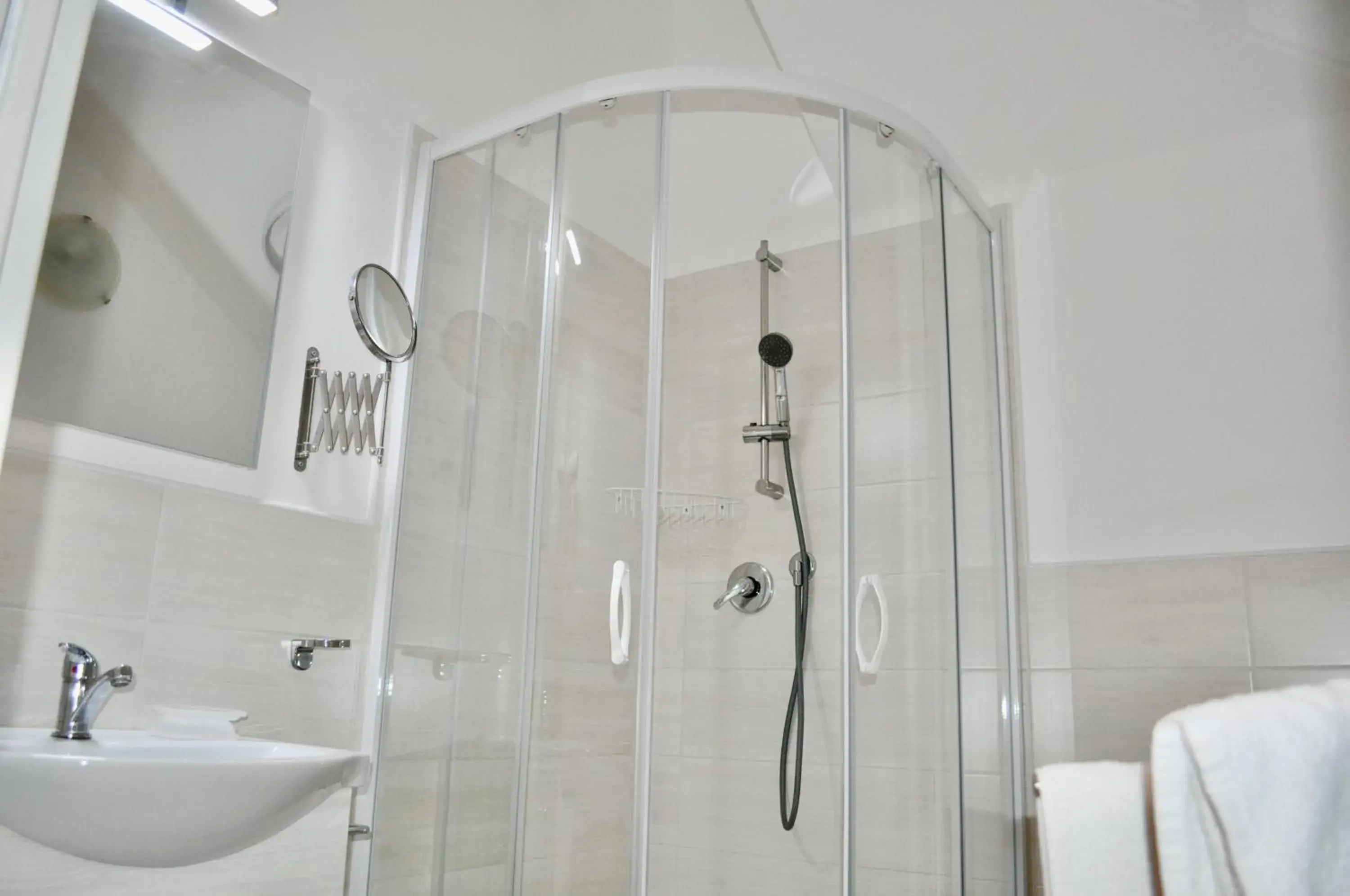 Shower, Bathroom in Hotel Corallo Garnì