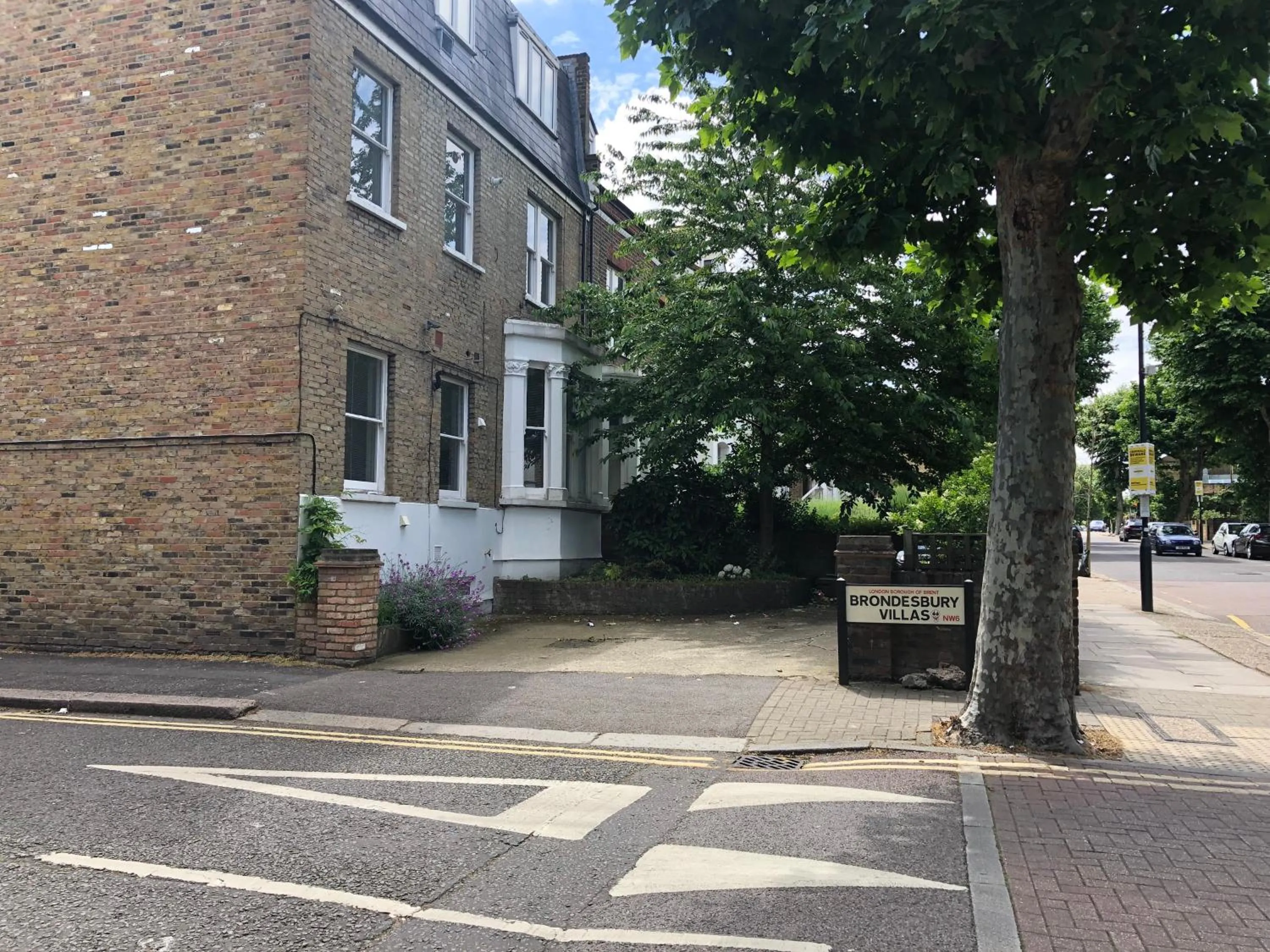118 Brondesbury Road Apartments