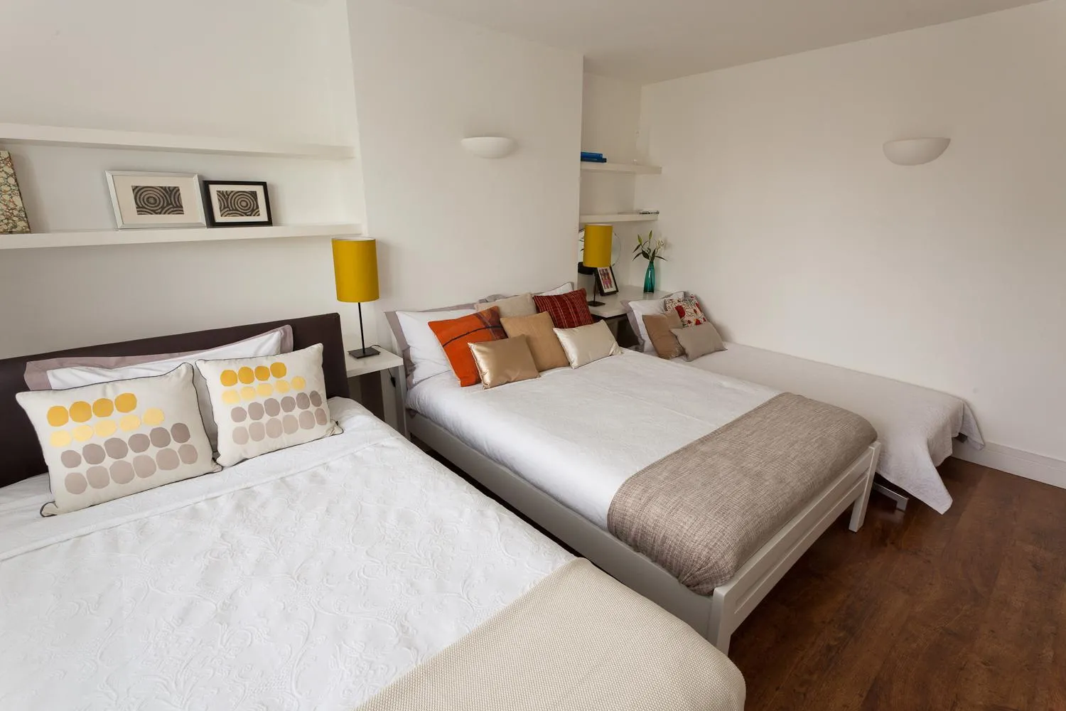 Photo of the whole room, Bed in 118 Brondesbury Road Apartments