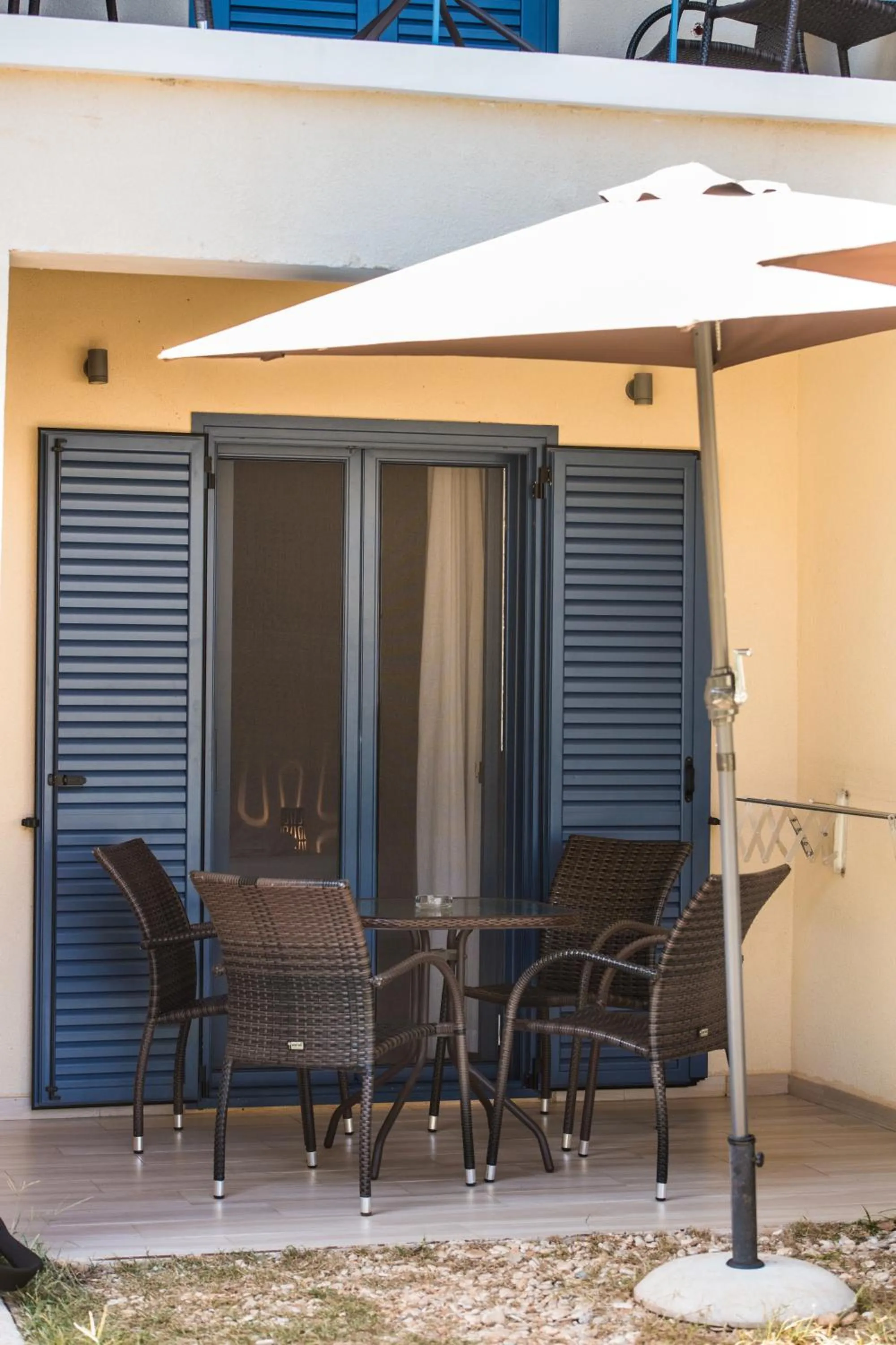 Balcony/Terrace in Ilianthos Apartments & Rooms