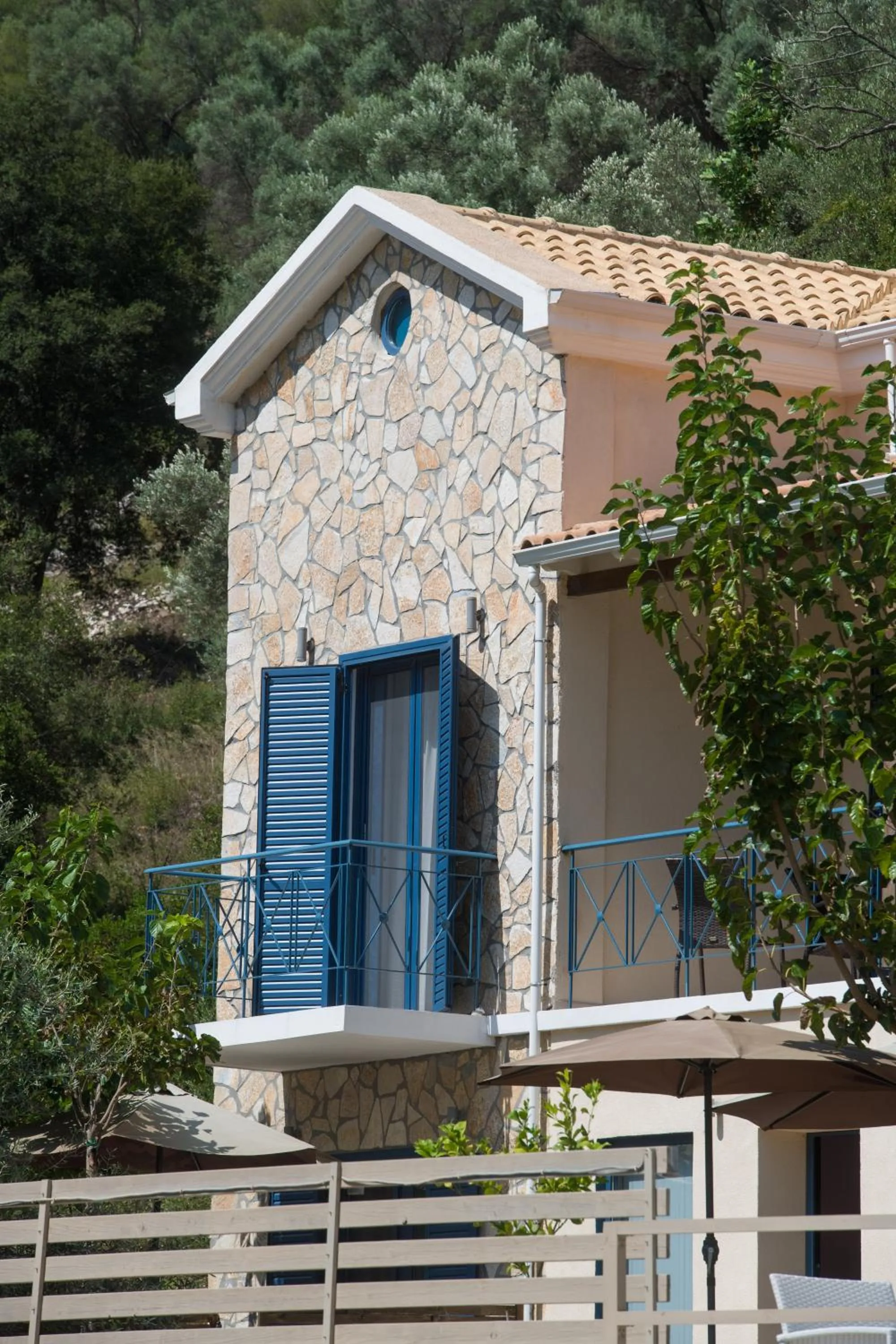 Balcony/Terrace in Ilianthos Apartments & Rooms