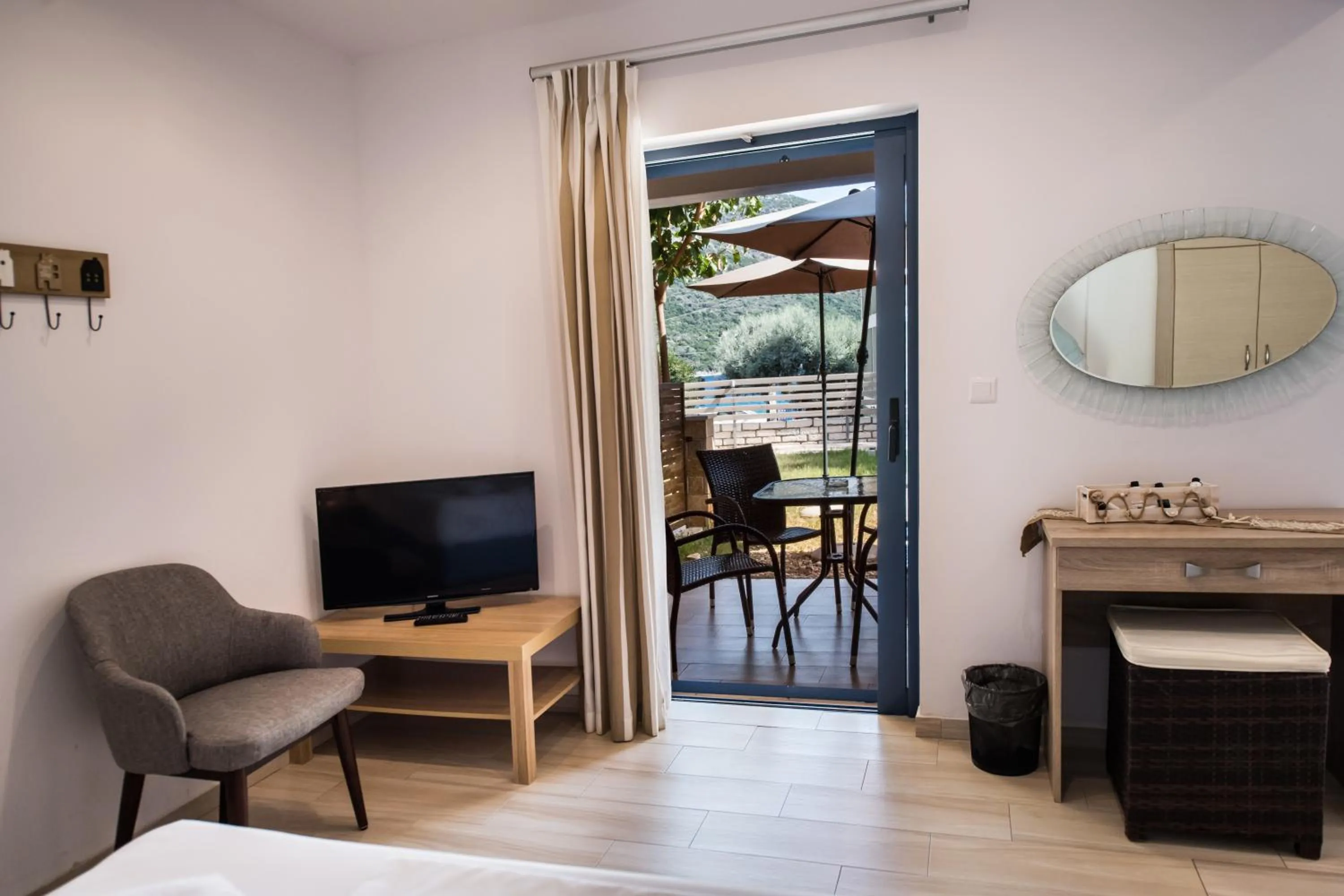 Balcony/Terrace in Ilianthos Apartments & Rooms