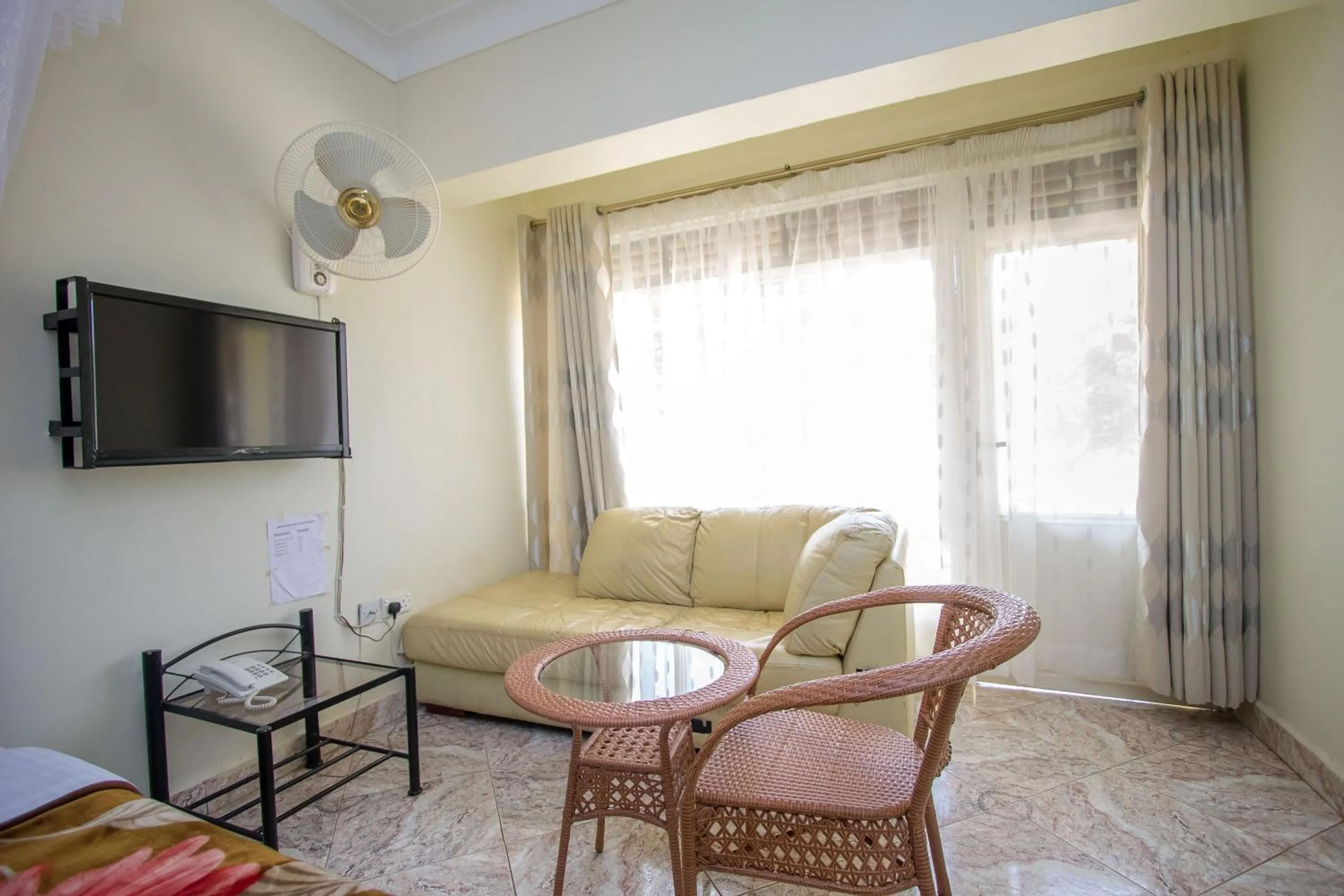 Living room in Jinja Safari Hotel