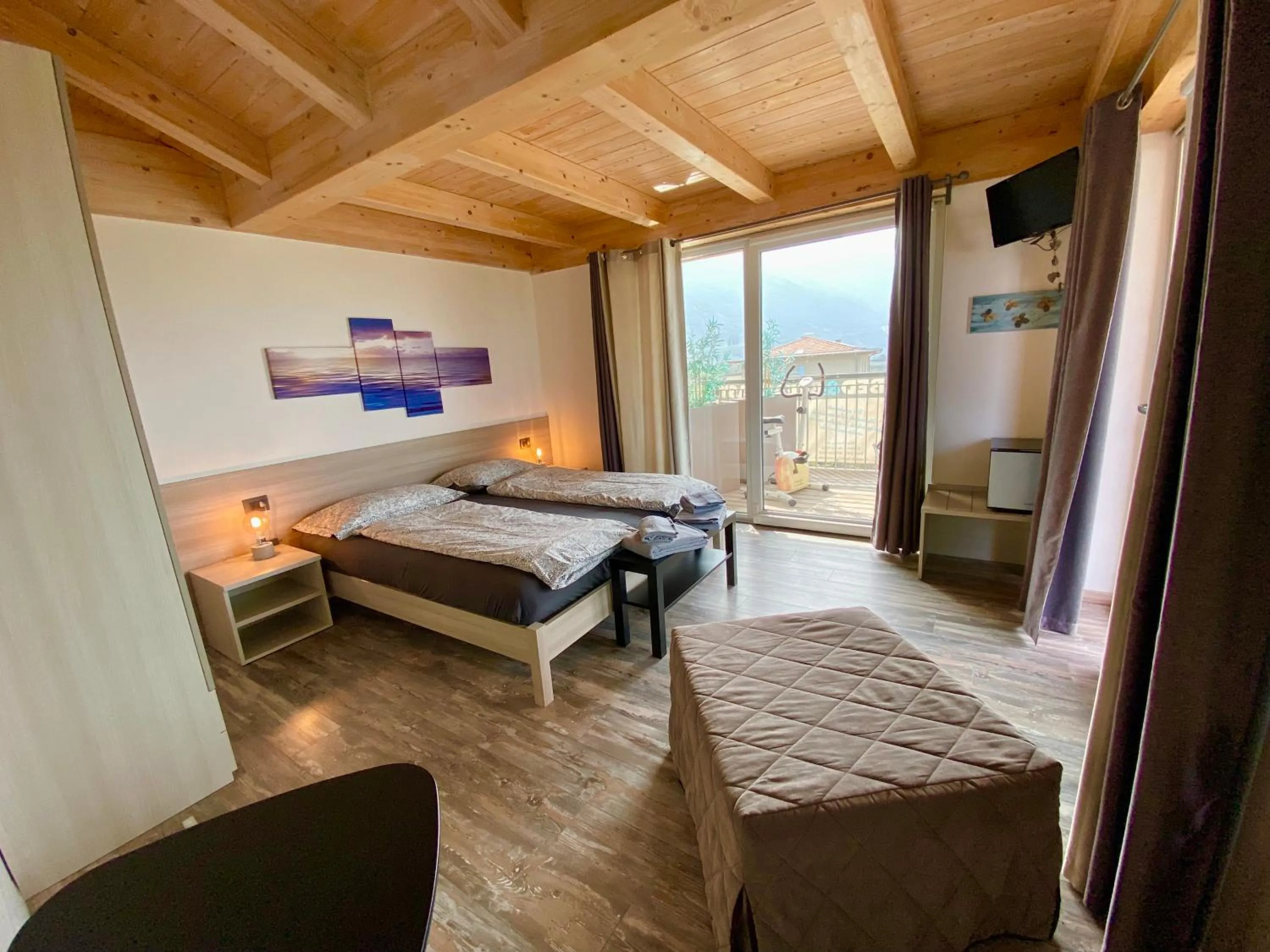 Photo of the whole room in B&B A.R.C.O.