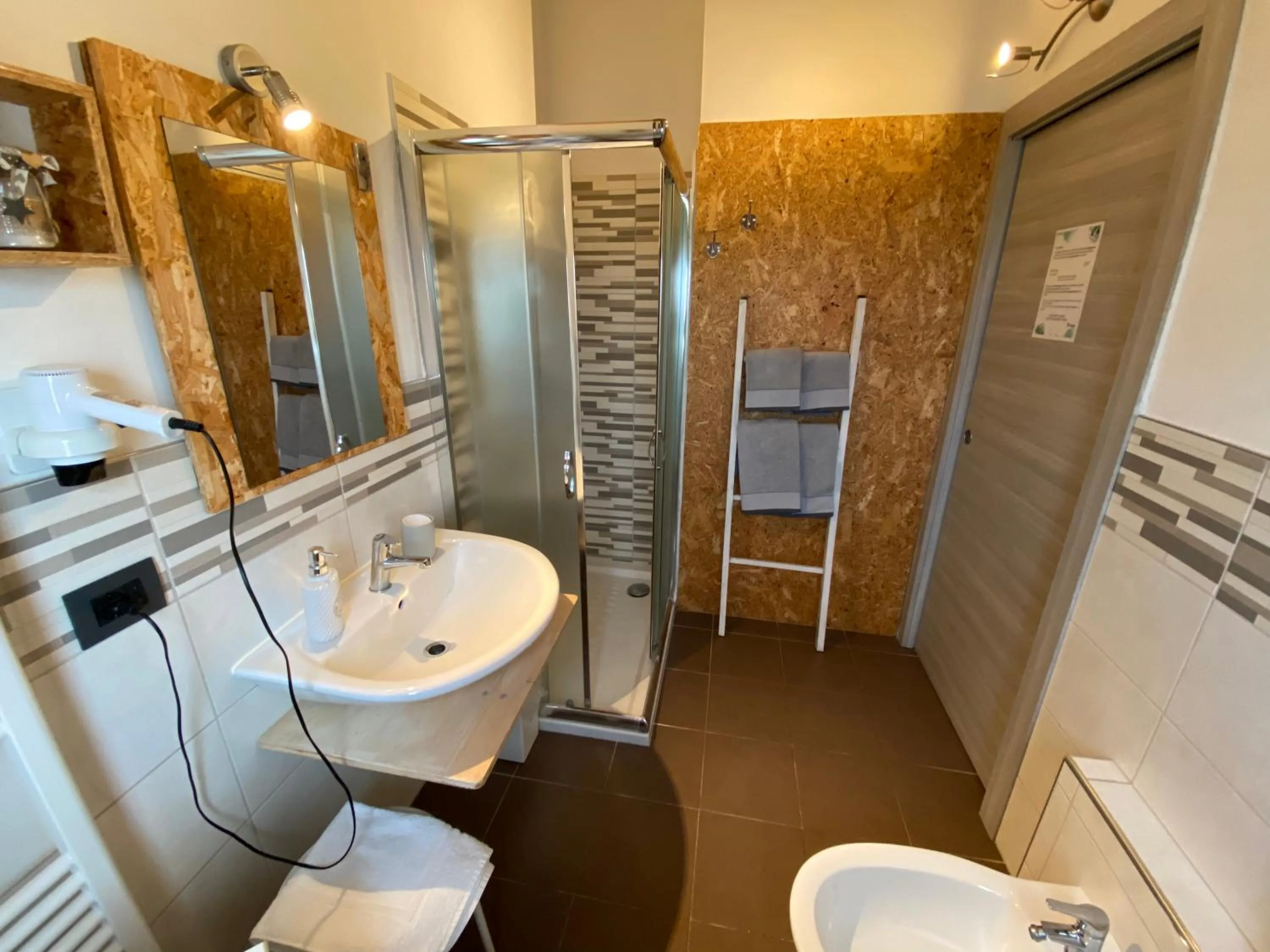 Shower in B&B A.R.C.O.