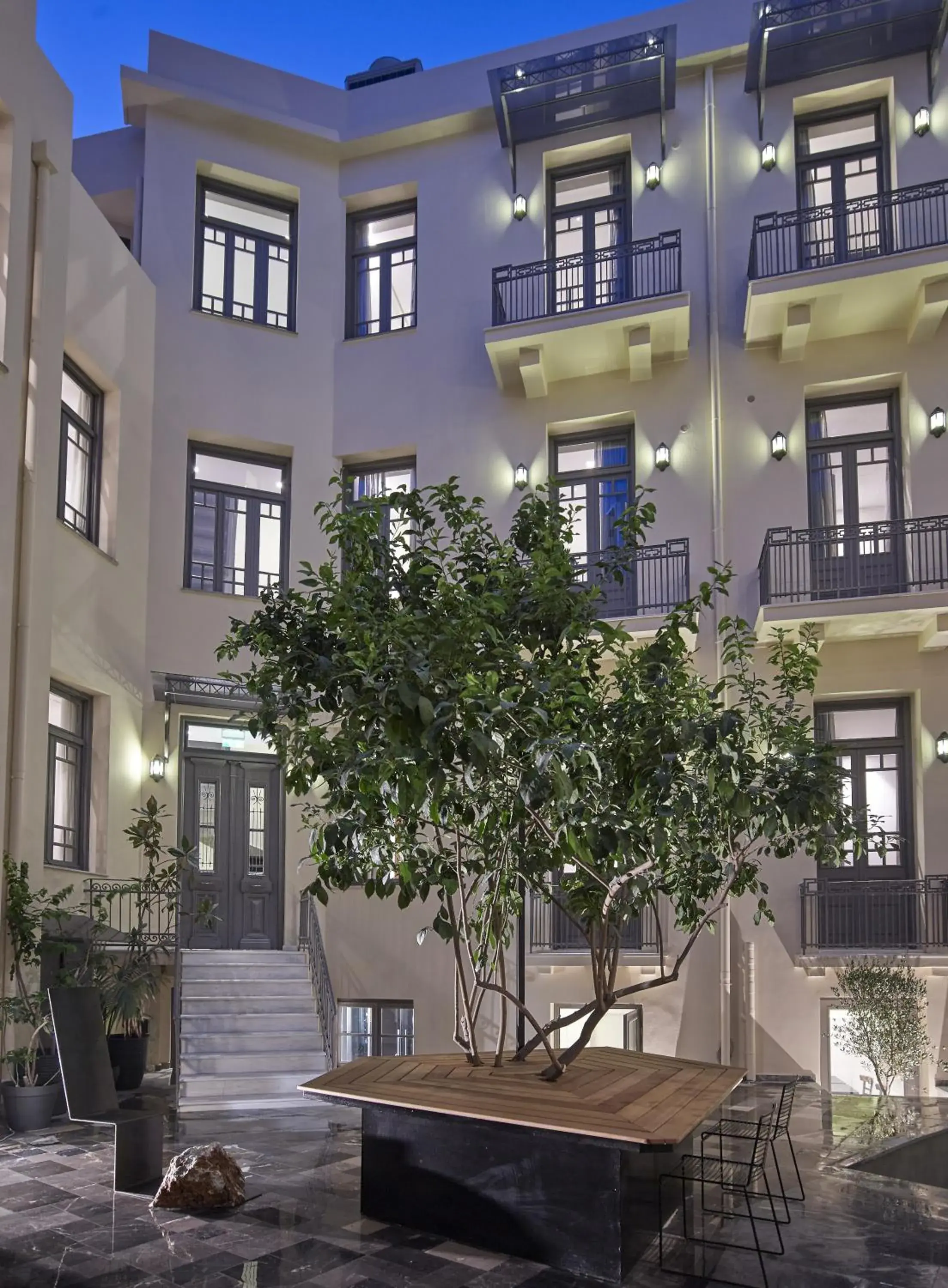 Property building in InnAthens Property building in InnAthens