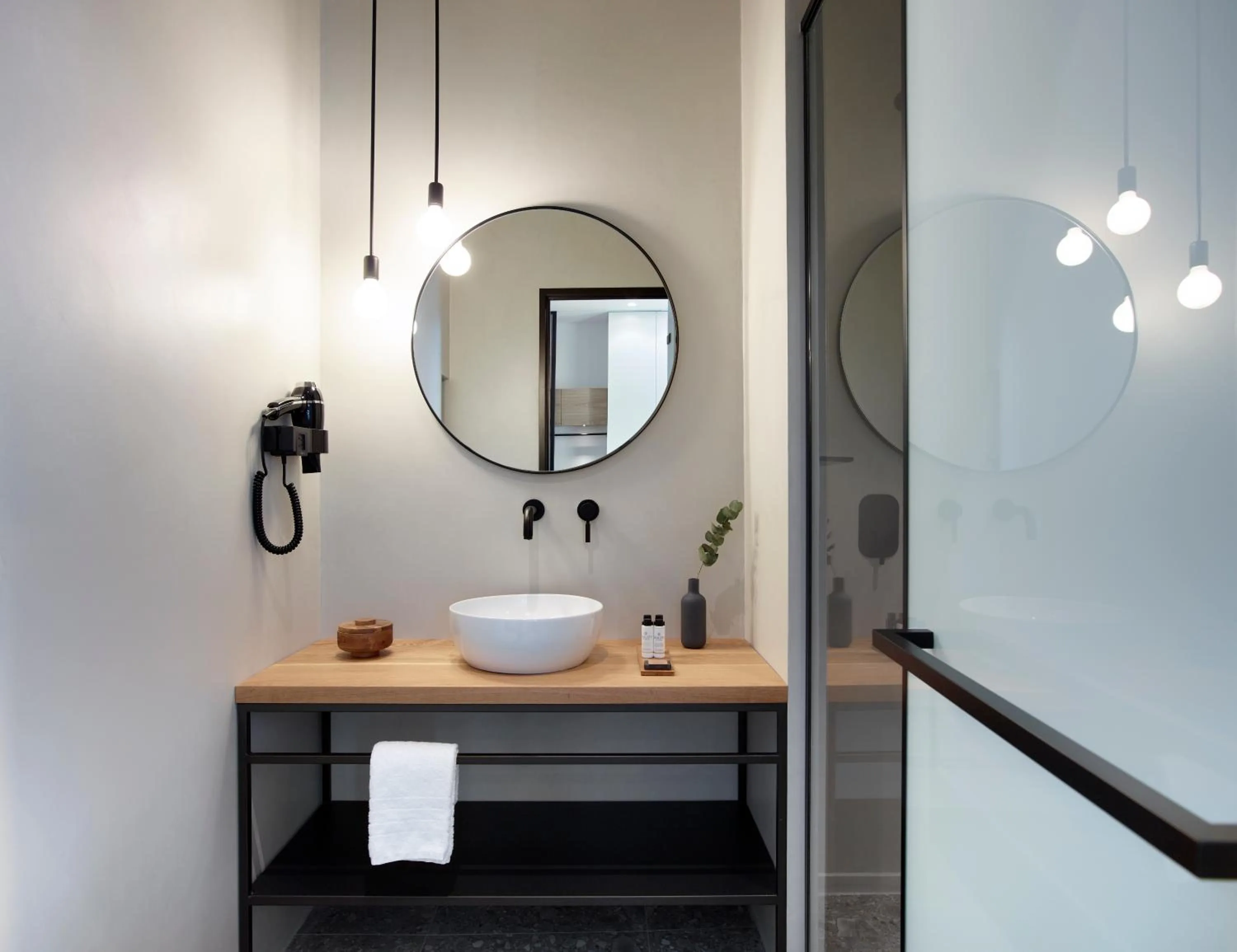 Bathroom in InnAthens