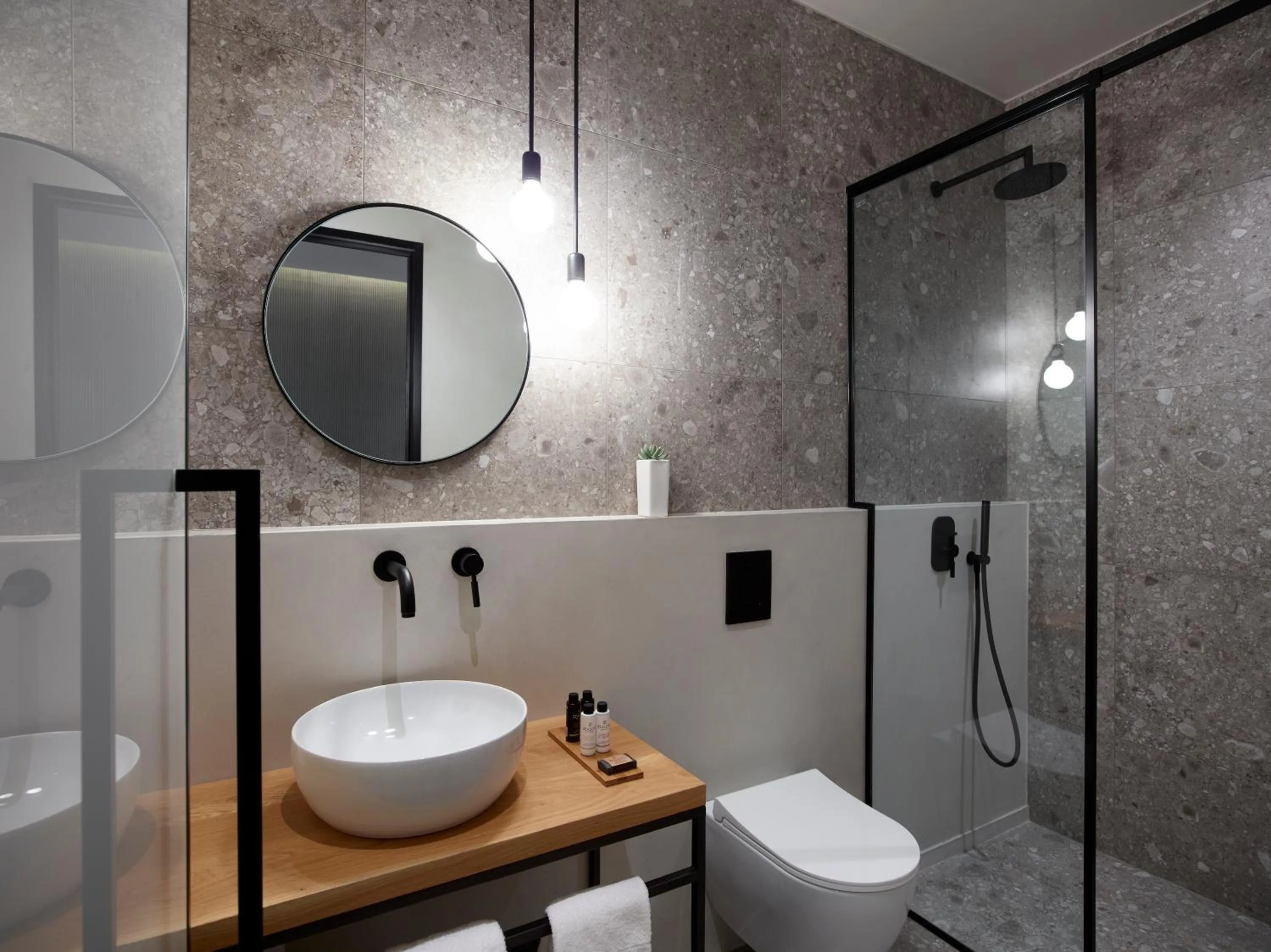 Bathroom in InnAthens