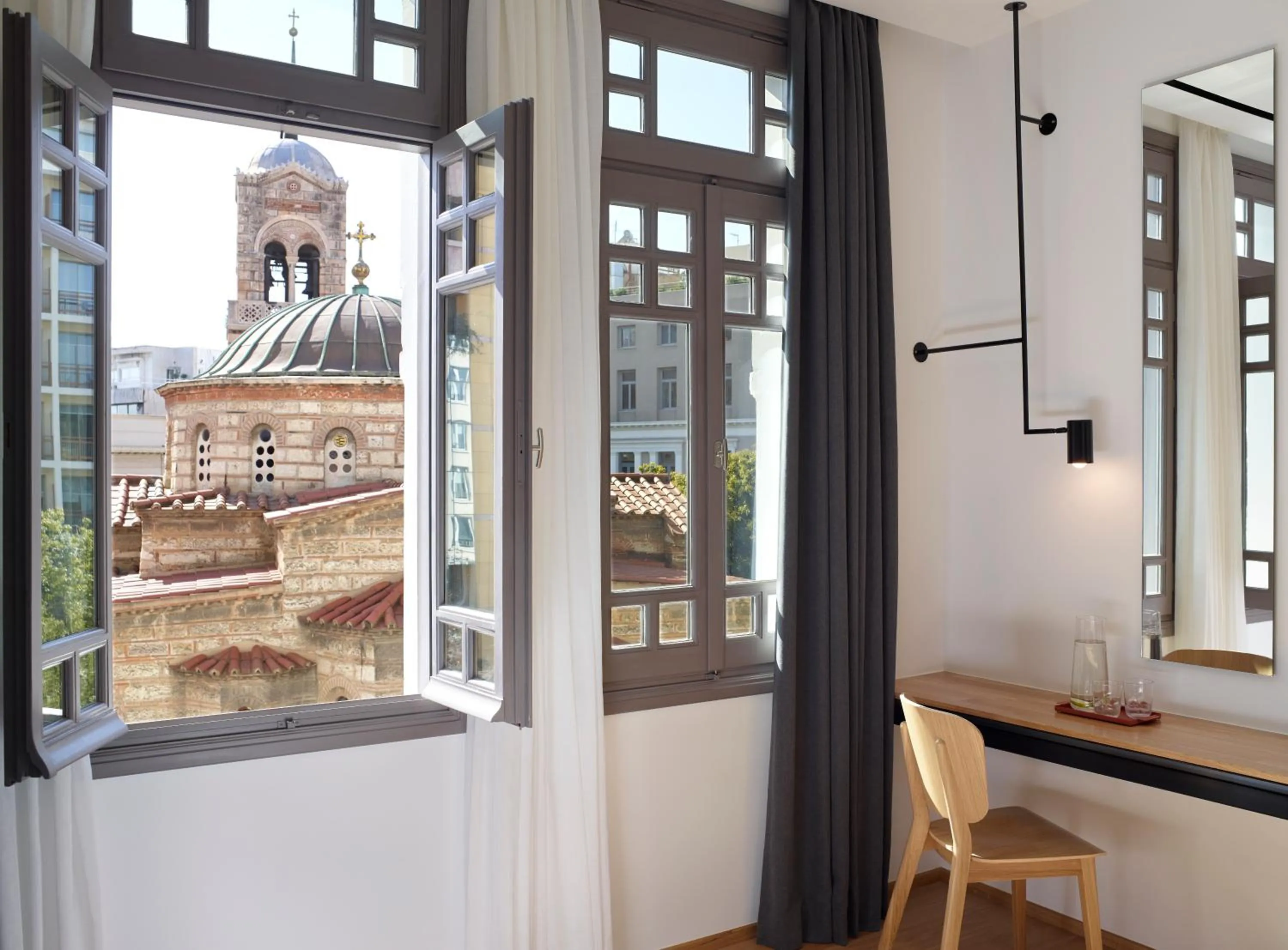 City view in InnAthens