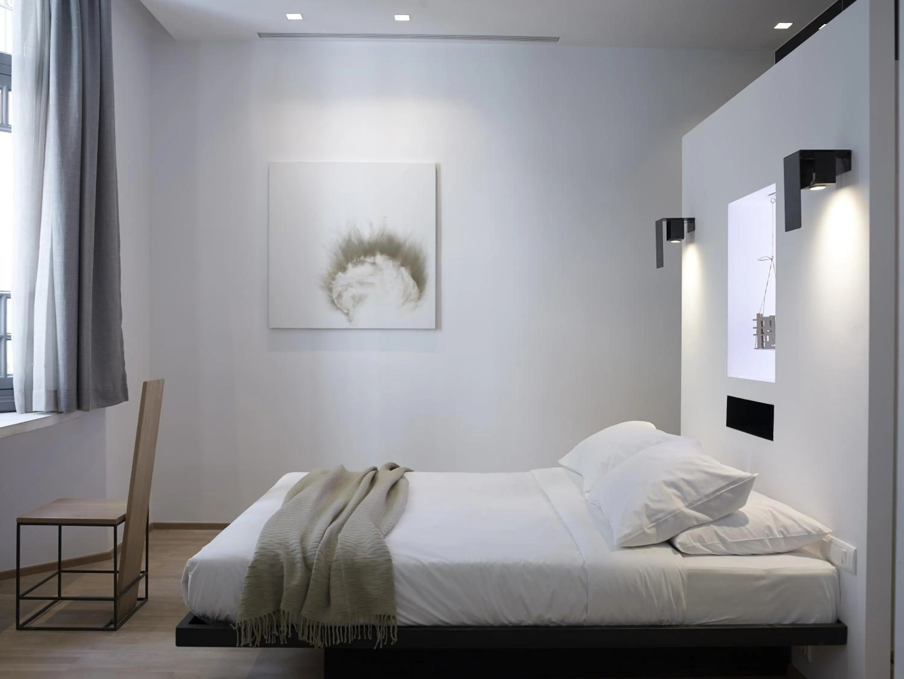 Photo of the whole room, Bed in InnAthens