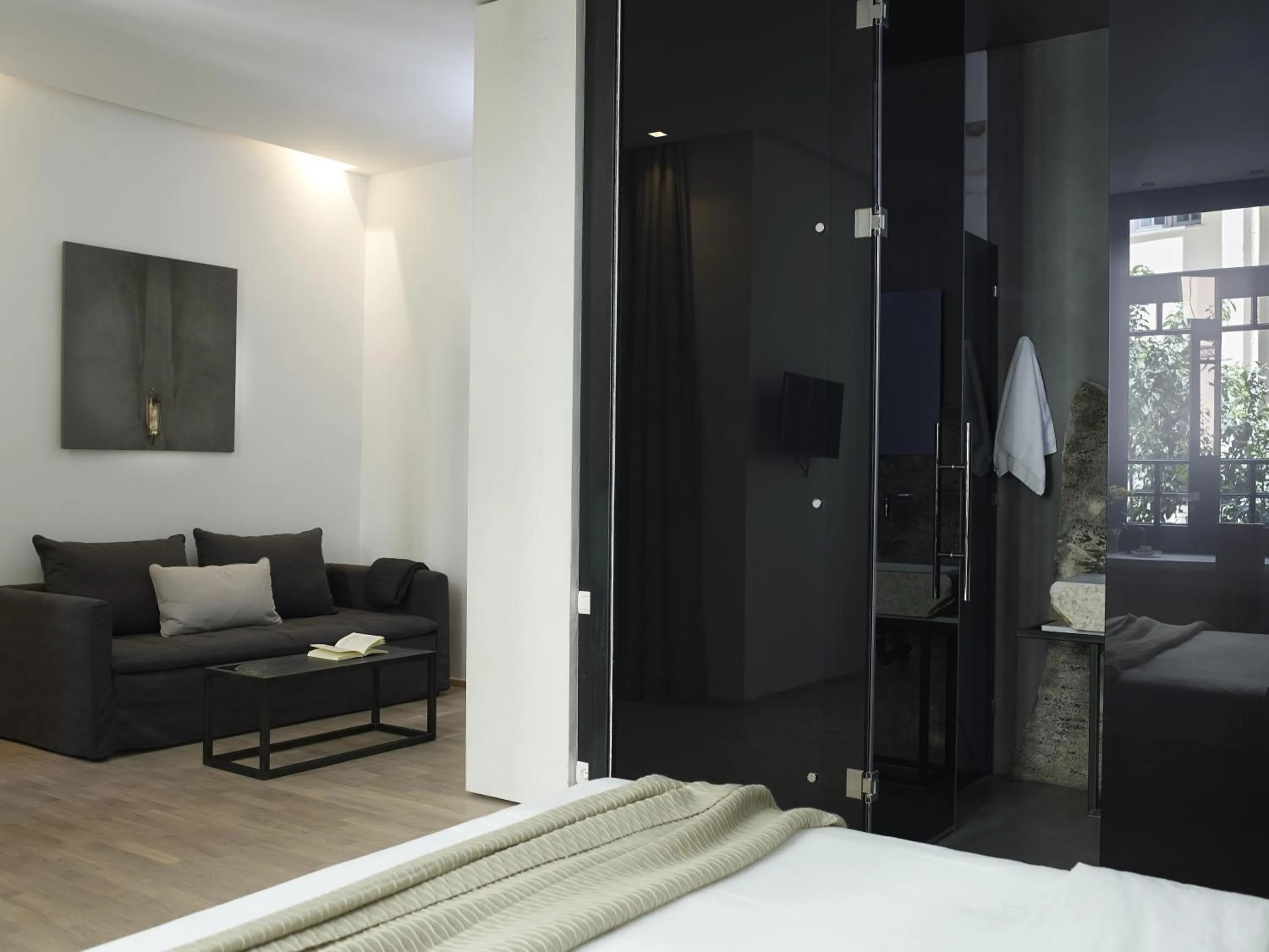 Seating area in InnAthens