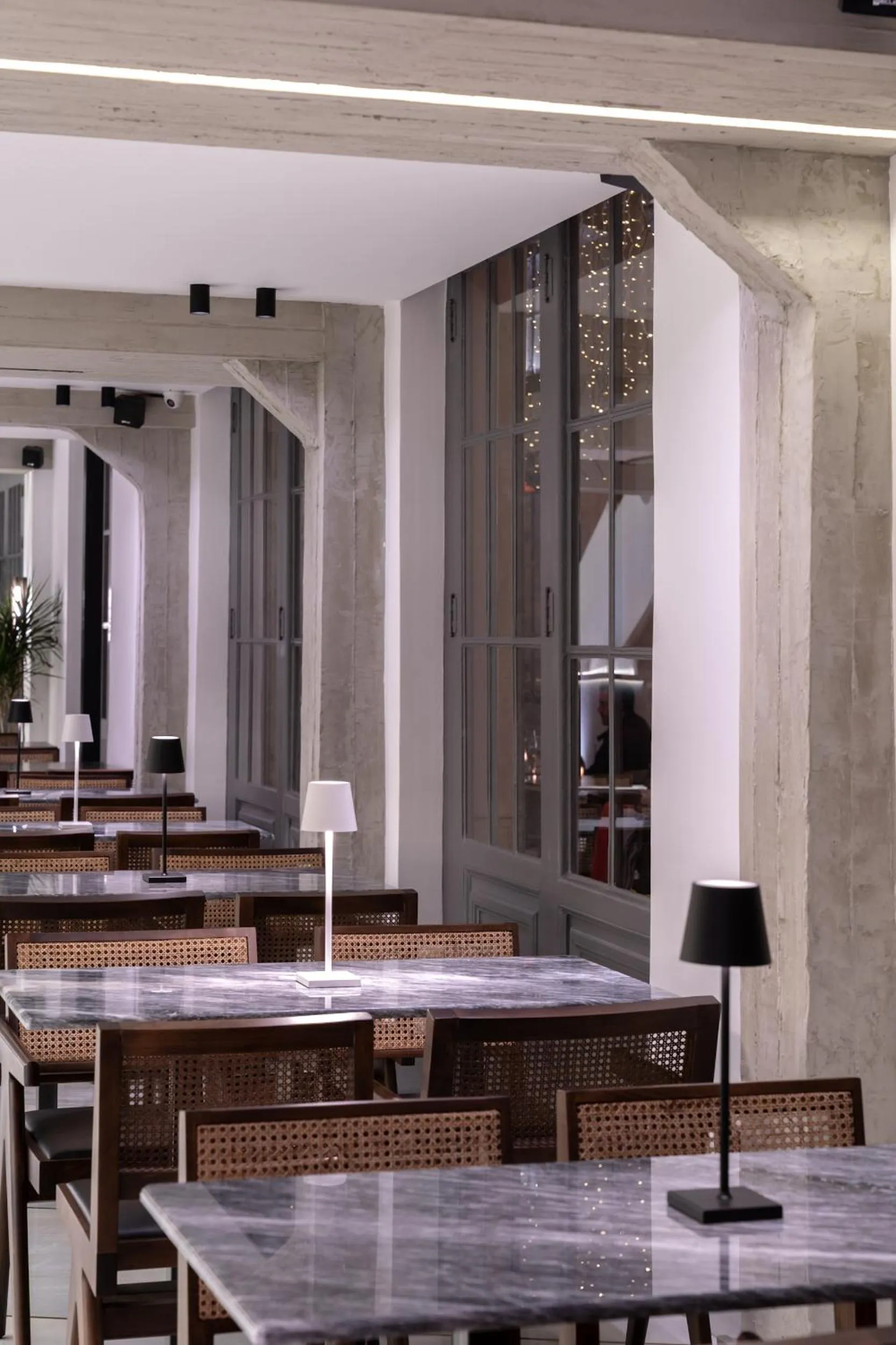 Restaurant/places to eat in InnAthens