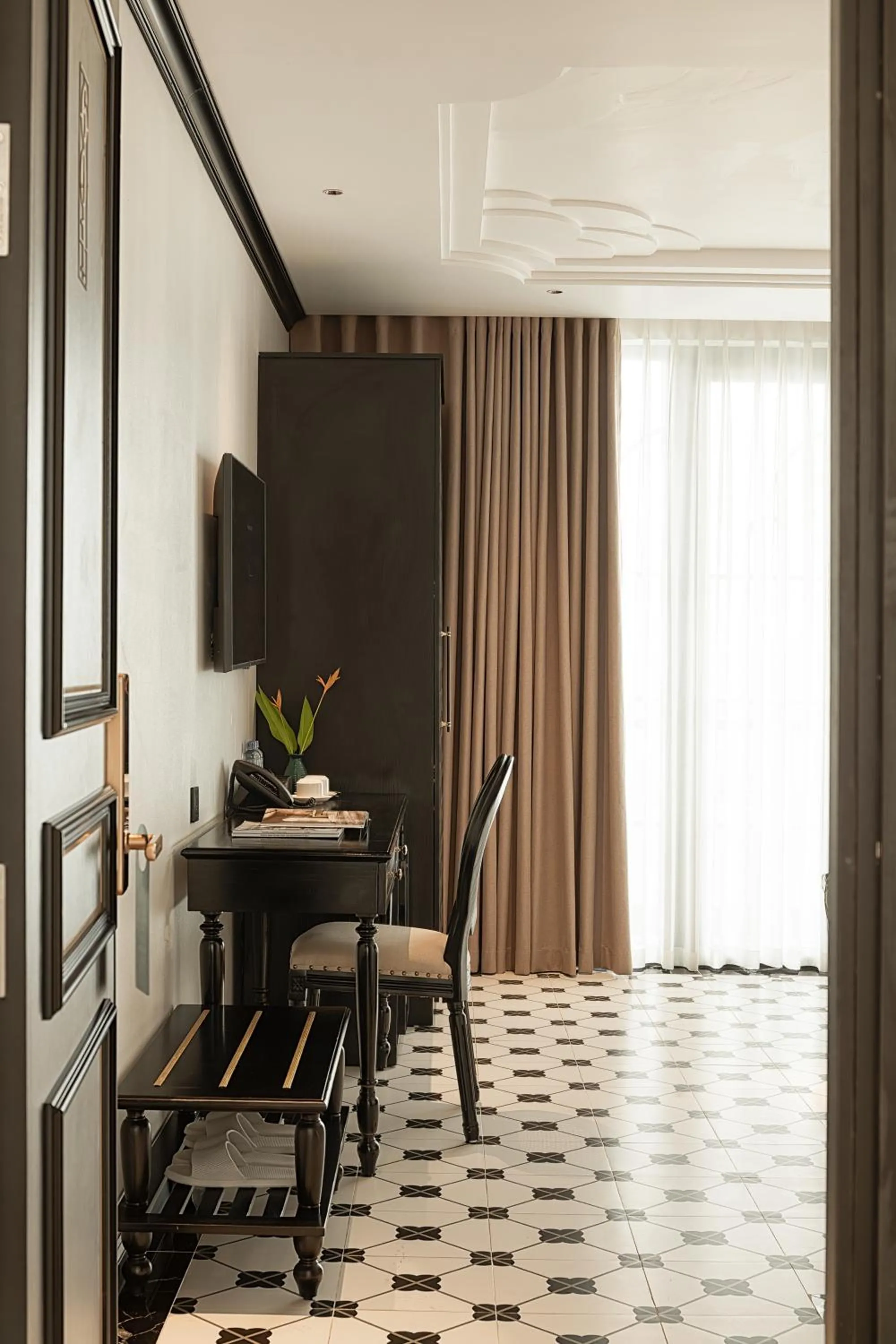 TV and multimedia in C'Lau Hotel Ninh Binh - A Gem Nestled in Ancient Quarter