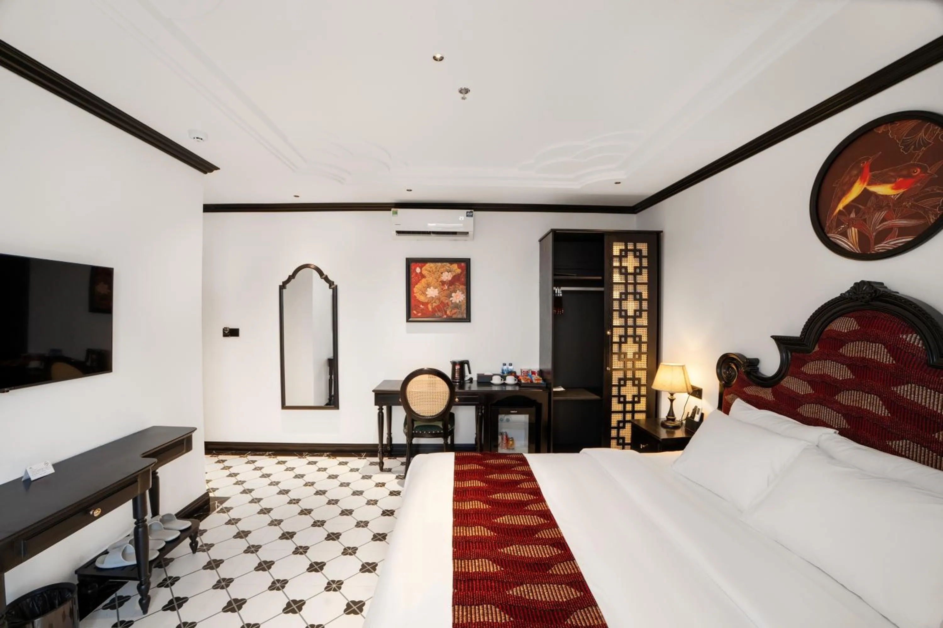 Communal lounge/ TV room, Bed in C'Lau Hotel Ninh Binh - A Gem Nestled in Ancient Quarter