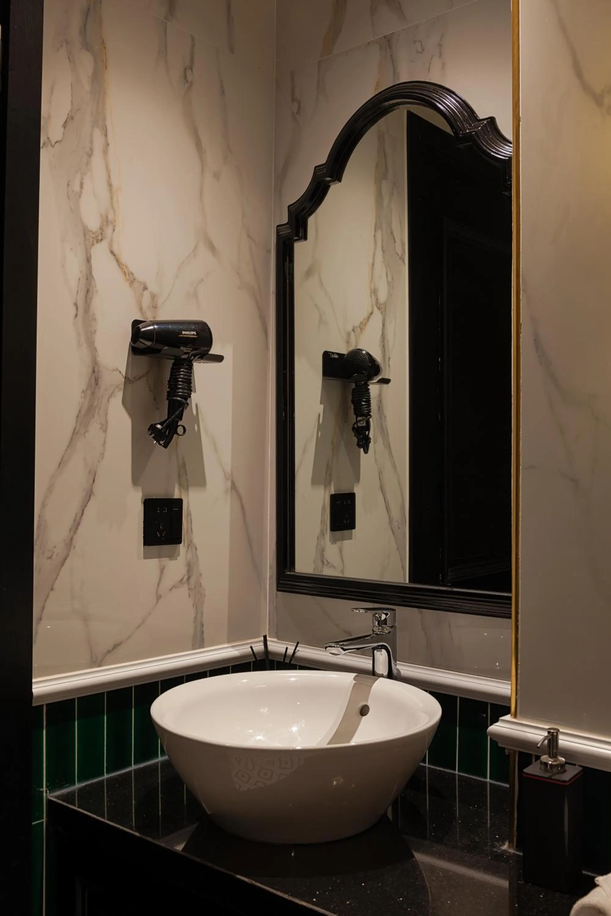 Bathroom in C'Lau Hotel Ninh Binh - A Gem Nestled in Ancient Quarter