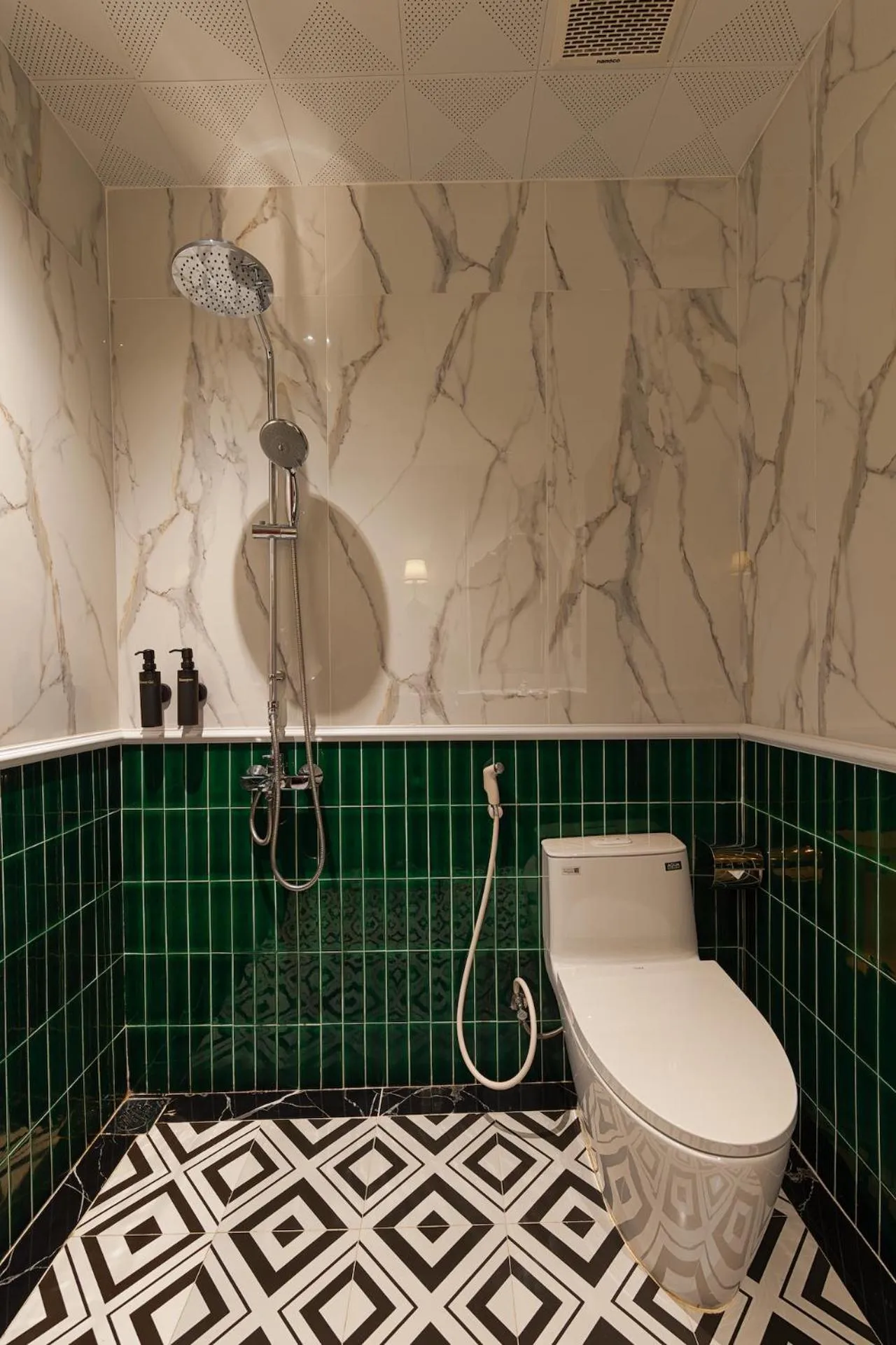 Shower in C'Lau Hotel Ninh Binh - A Gem Nestled in Ancient Quarter