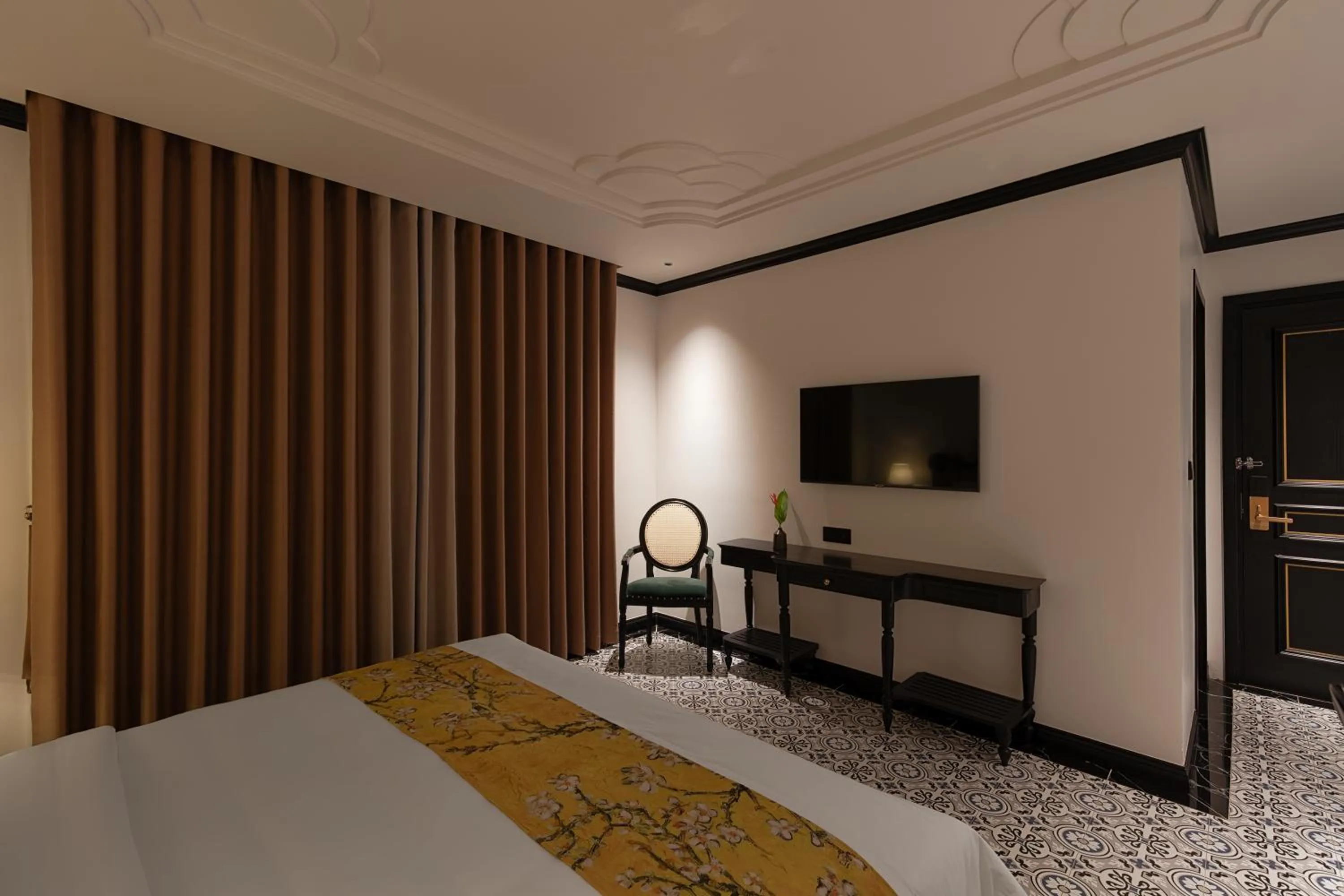 Communal lounge/ TV room, Bed in C'Lau Hotel Ninh Binh - A Gem Nestled in Ancient Quarter