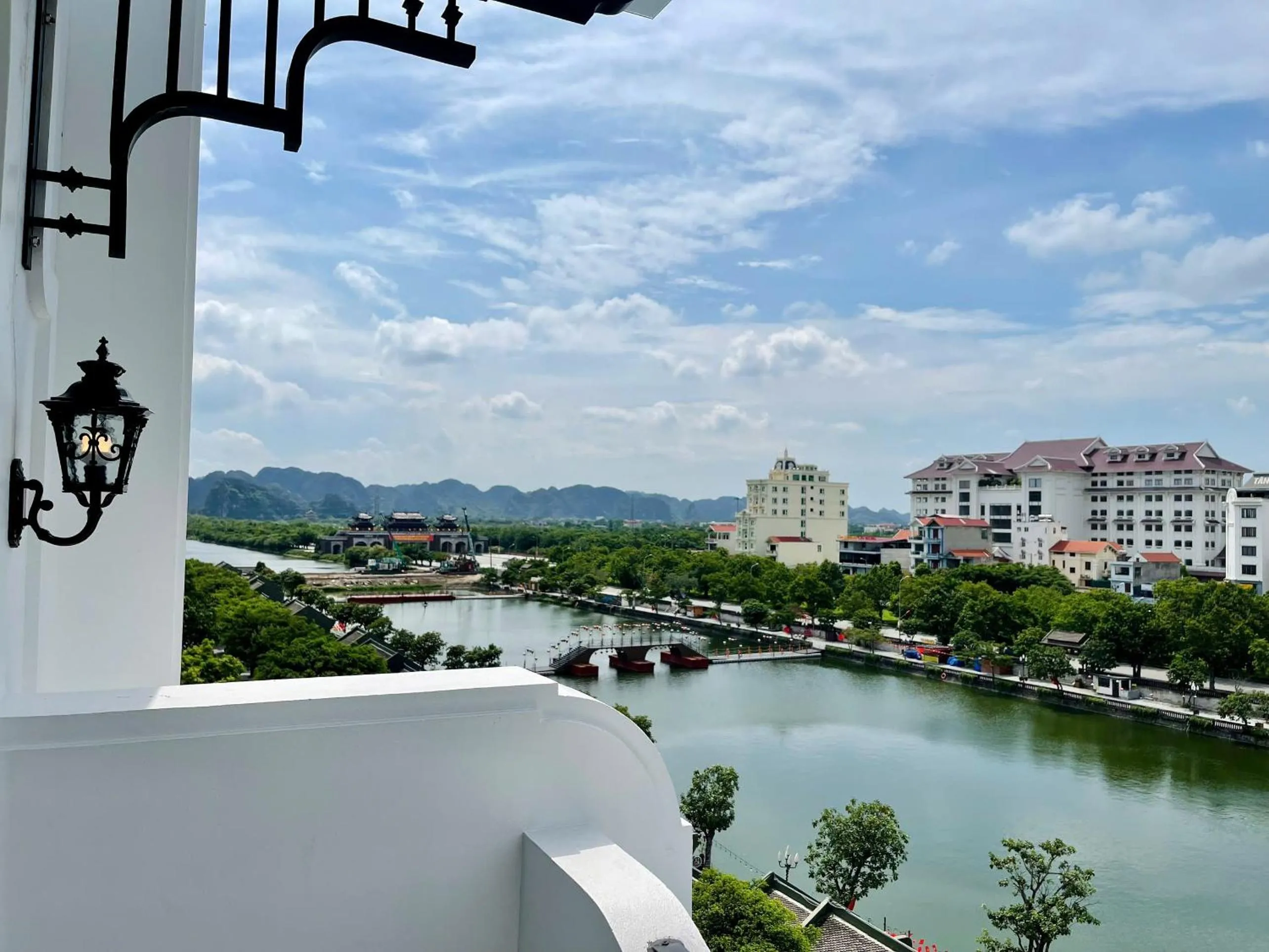 Property building in C'Lau Hotel Ninh Binh - A Gem Nestled in Ancient Quarter